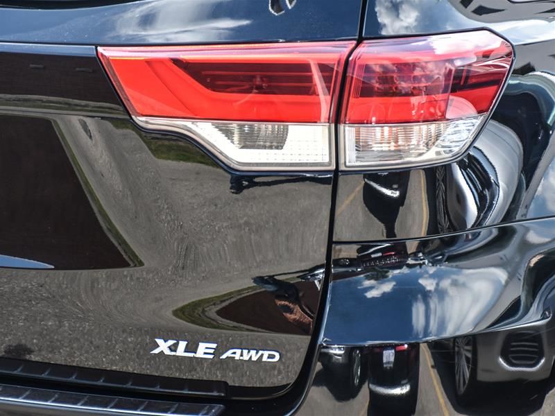 Photo 2017 Toyota Highlander XLE AWD #4