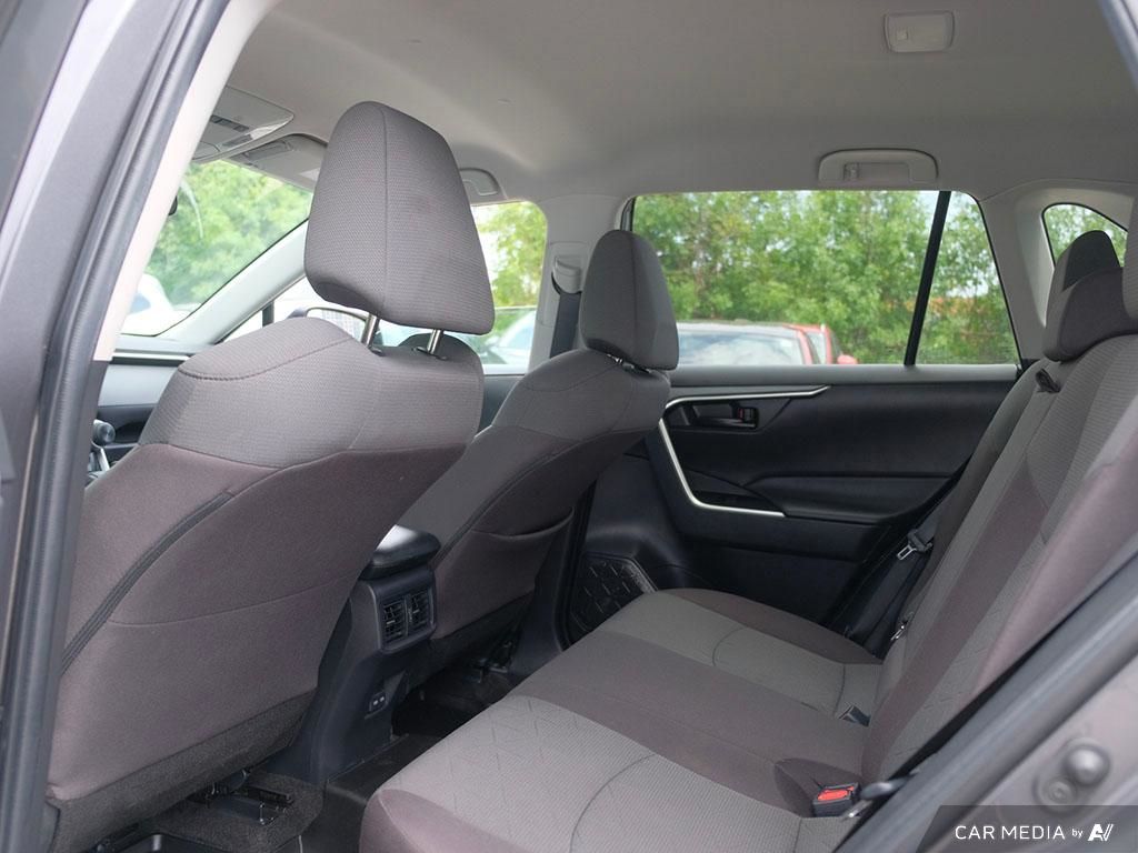 2022 Toyota RAV4 LE AWD