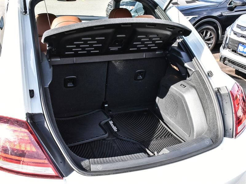 Photo 2017 Volkswagen The Beetle Classic 1.8T 6sp at w/Tip #8