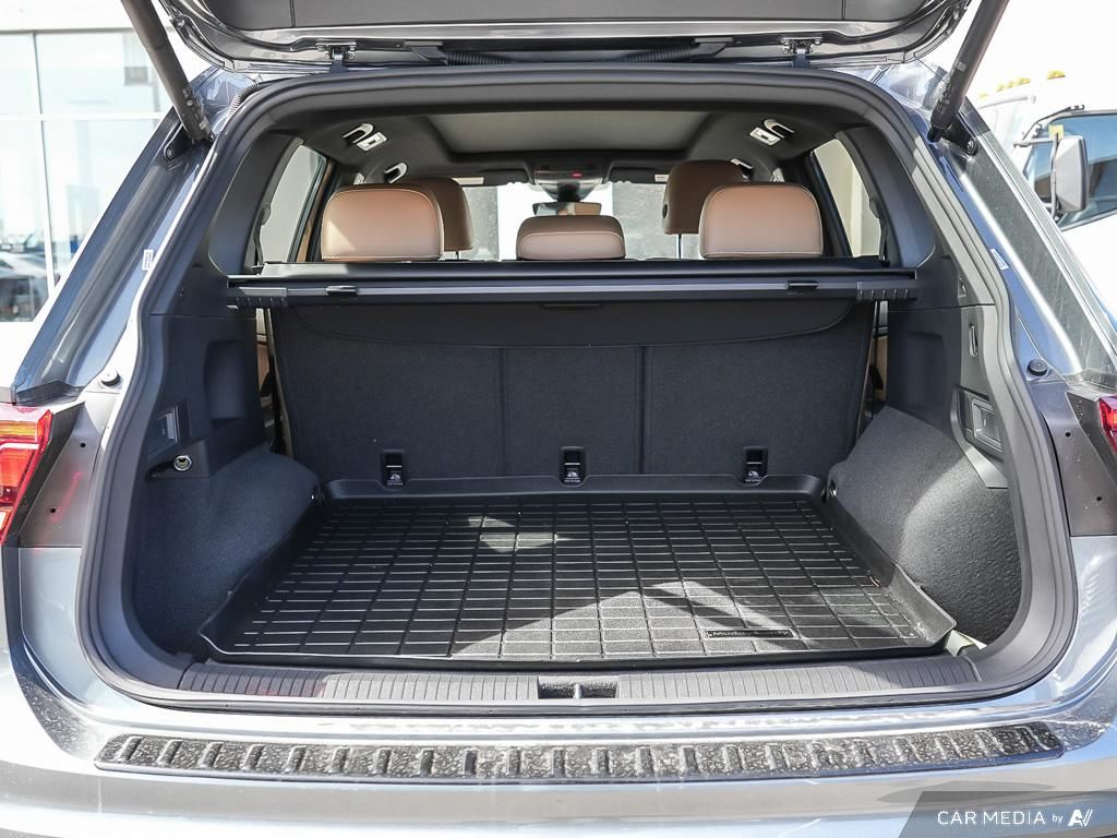 2024 Volkswagen Tiguan Comfortline R-Line Black 2.0T 8sp at w/Tip 4M