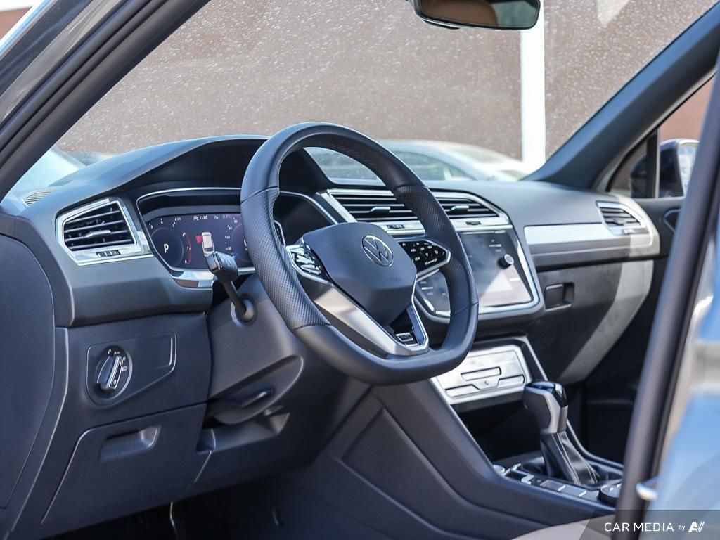 2024 Volkswagen Tiguan Comfortline R-Line Black 2.0T 8sp at w/Tip 4M
