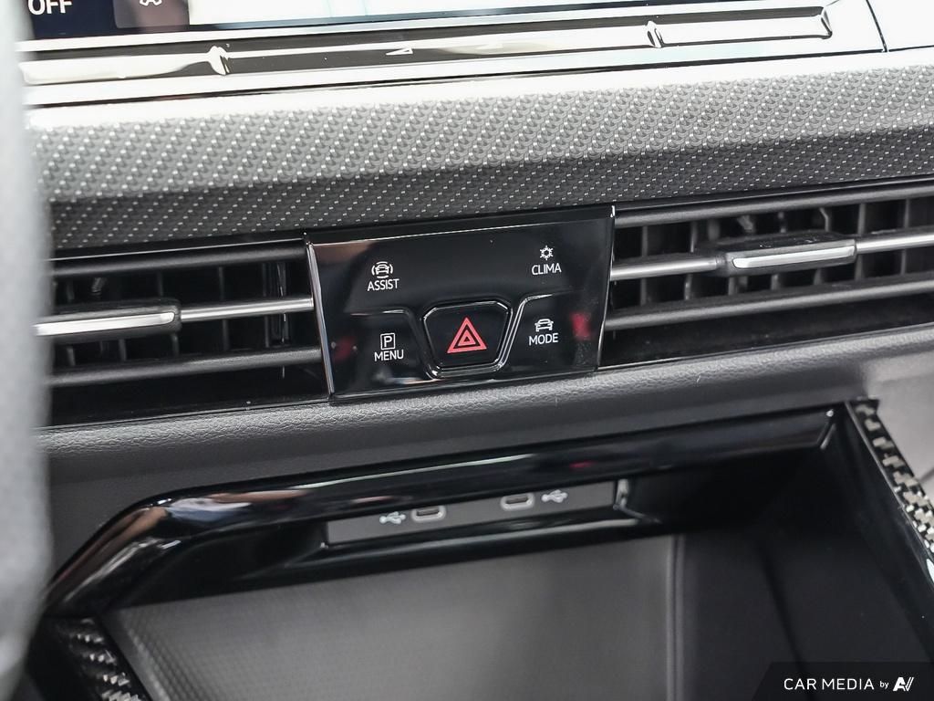 2023 Volkswagen Golf R 2.0T 7Sp at DSG w/Tip