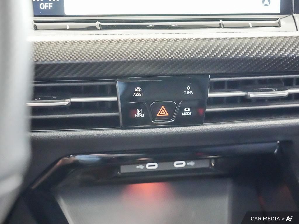 2024 Volkswagen Golf R 2.0T 7Sp at DSG w/Tip