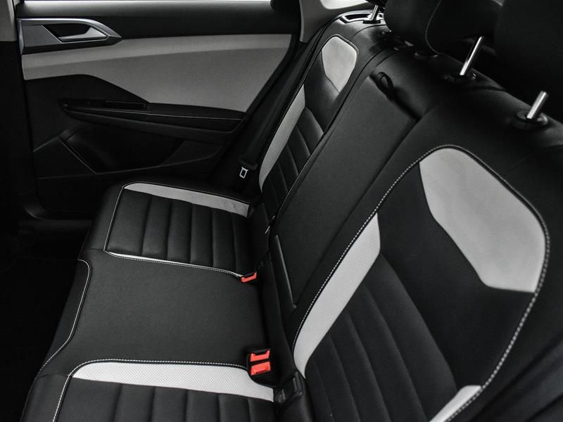 Photo 2025 Volkswagen Taos Highline 4MOTION #8