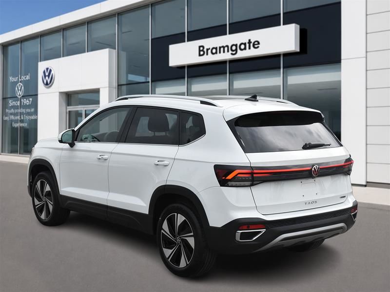 Photo 2025 Volkswagen Taos Highline 4MOTION #3