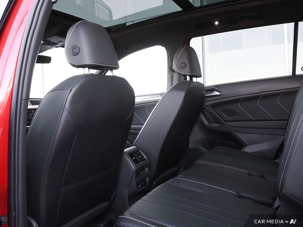 2024 Volkswagen Tiguan Comfortline R-Line Black 2.0T 8sp at w/Tip 4M
