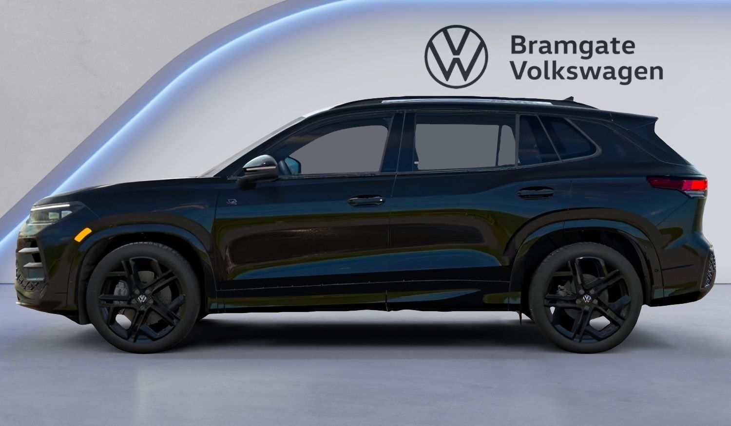 Photo 2026 Volkswagen Tiguan Comfortline R-Line Black Edition 4MOTION #2