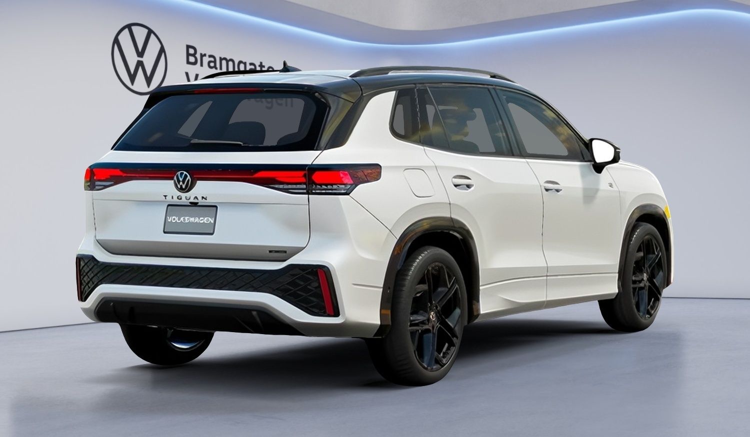 Photo 2026 Volkswagen Tiguan Comfortline R-Line Black Edition 4MOTION #3