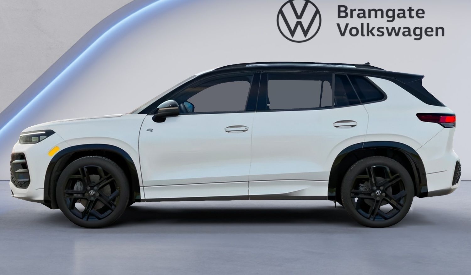 Photo 2026 Volkswagen Tiguan Comfortline R-Line Black Edition 4MOTION #2
