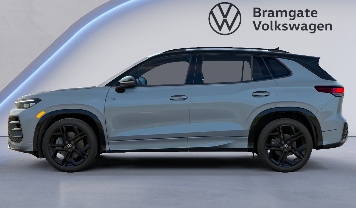 Photo 2026 Volkswagen Tiguan Comfortline R-Line Black Edition 4MOTION #2