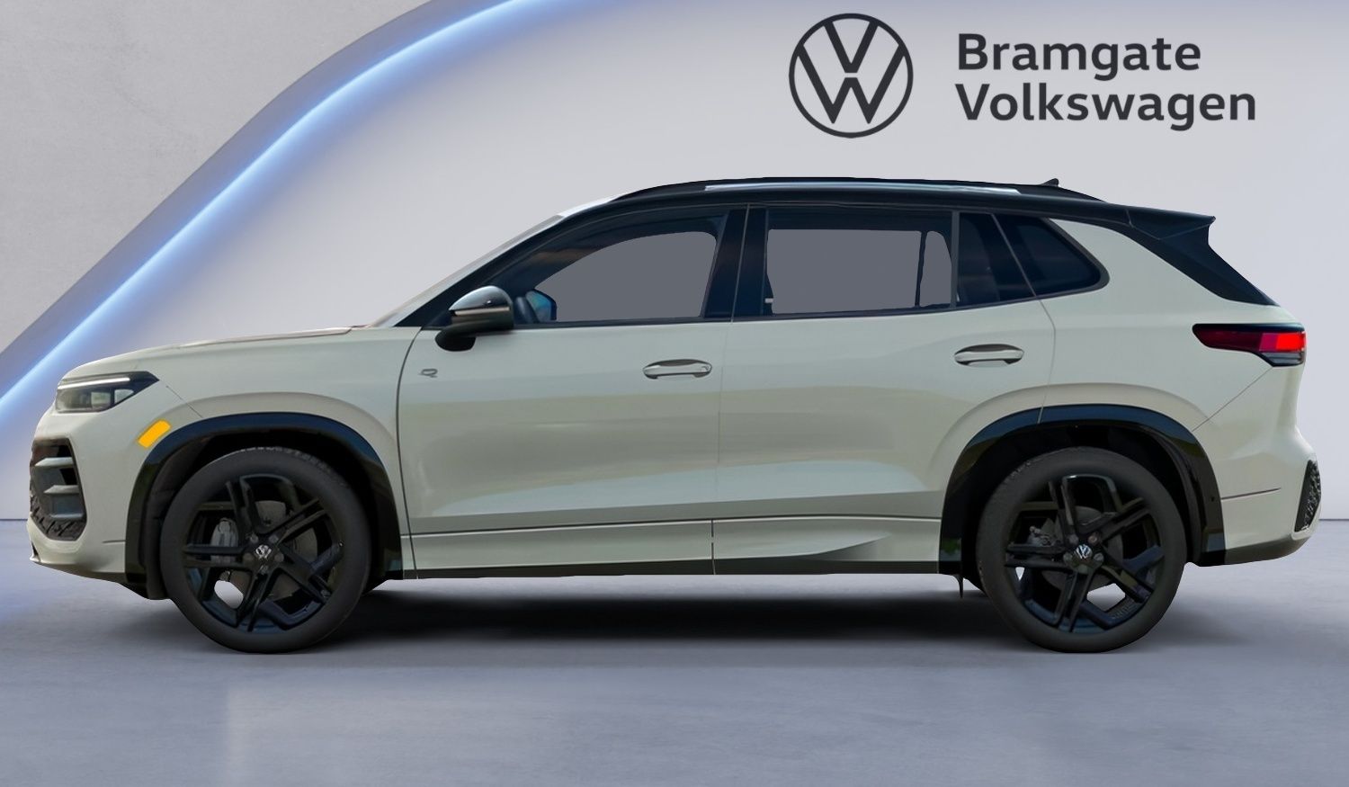 Photo 2026 Volkswagen Tiguan Comfortline R-Line Black Edition 4MOTION #2