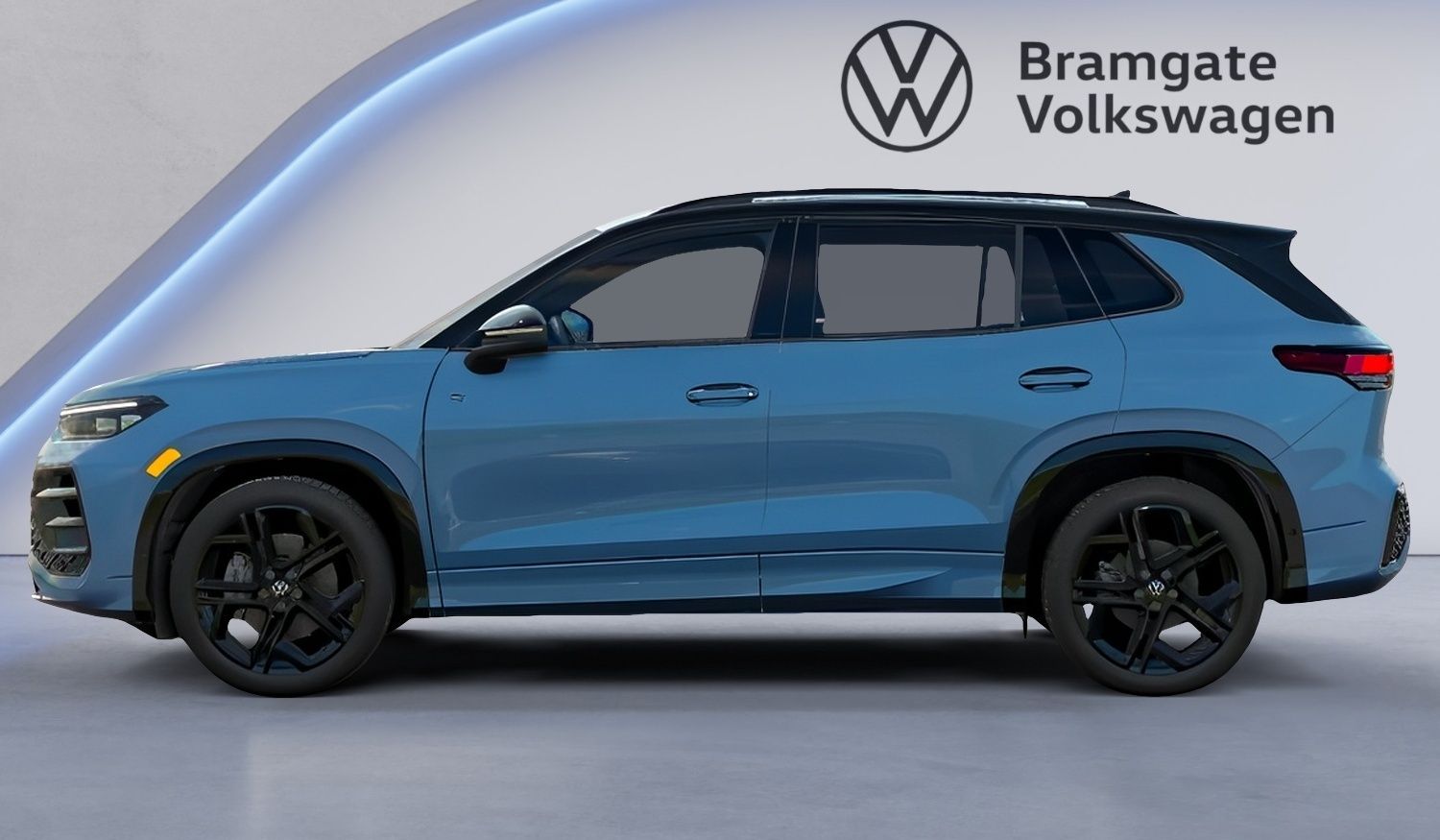 Photo 2026 Volkswagen Tiguan Comfortline R-Line Black Edition 4MOTION #2