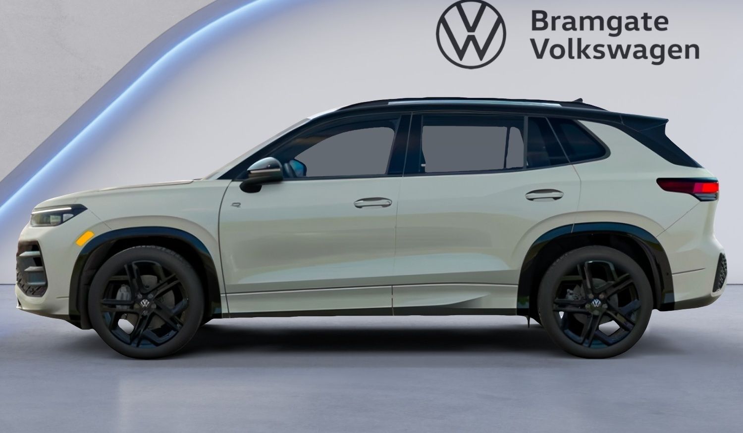 Photo 2027 Volkswagen Tiguan Comfortline R-Line Black Edition 4MOTION #2