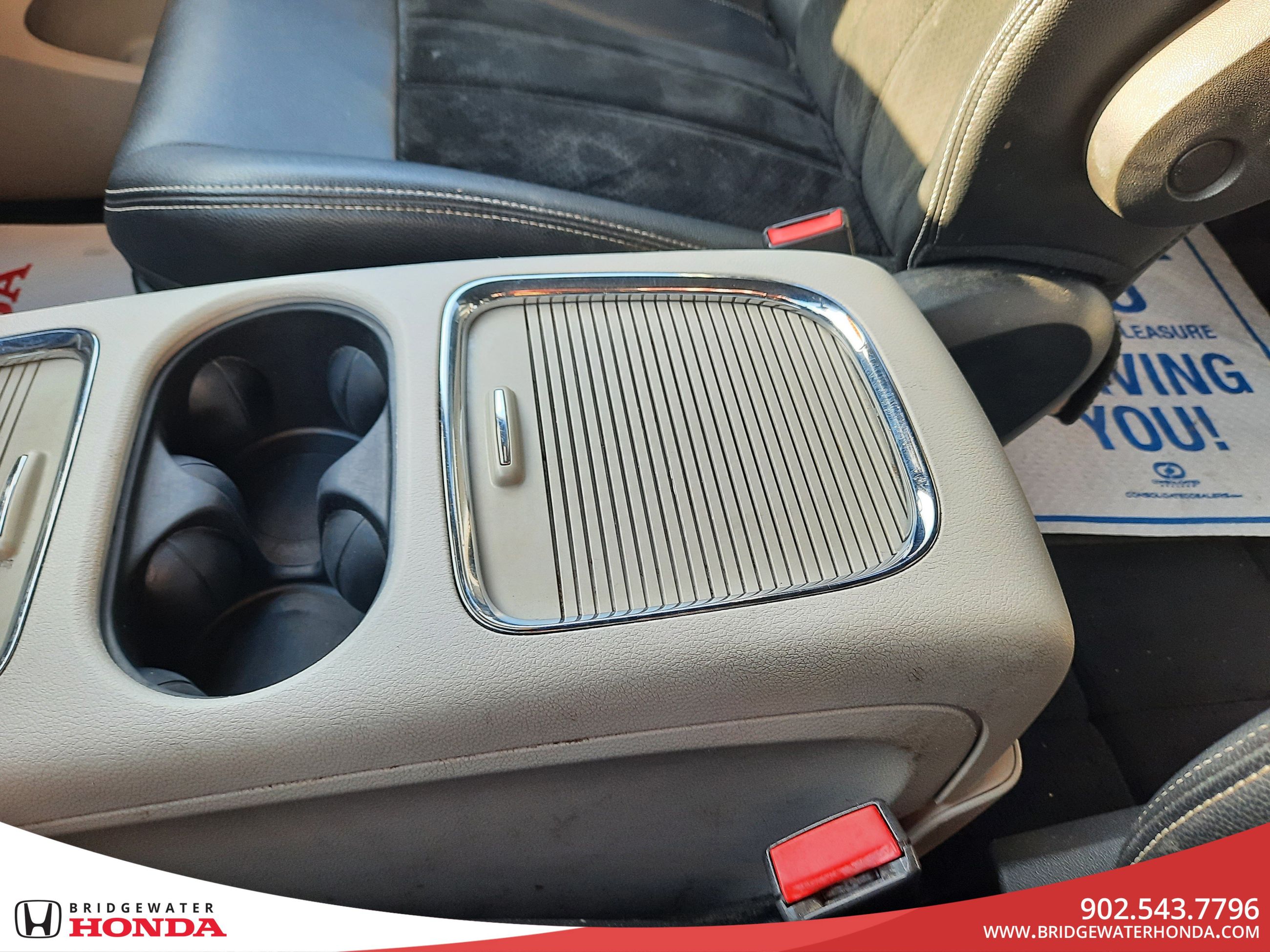 2018 Dodge Grand Caravan SXT Premium Plus-16