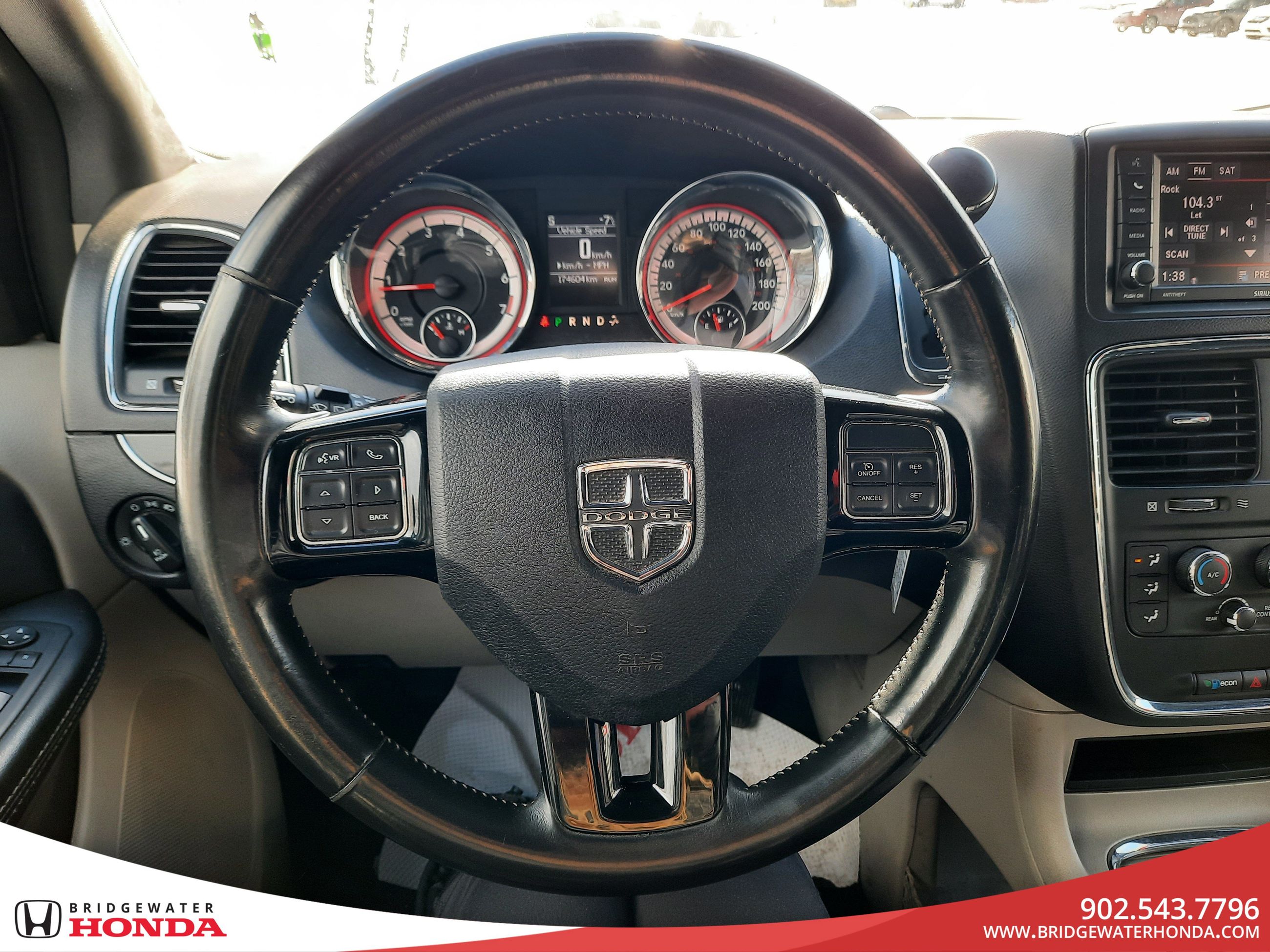 2018 Dodge Grand Caravan SXT Premium Plus-11