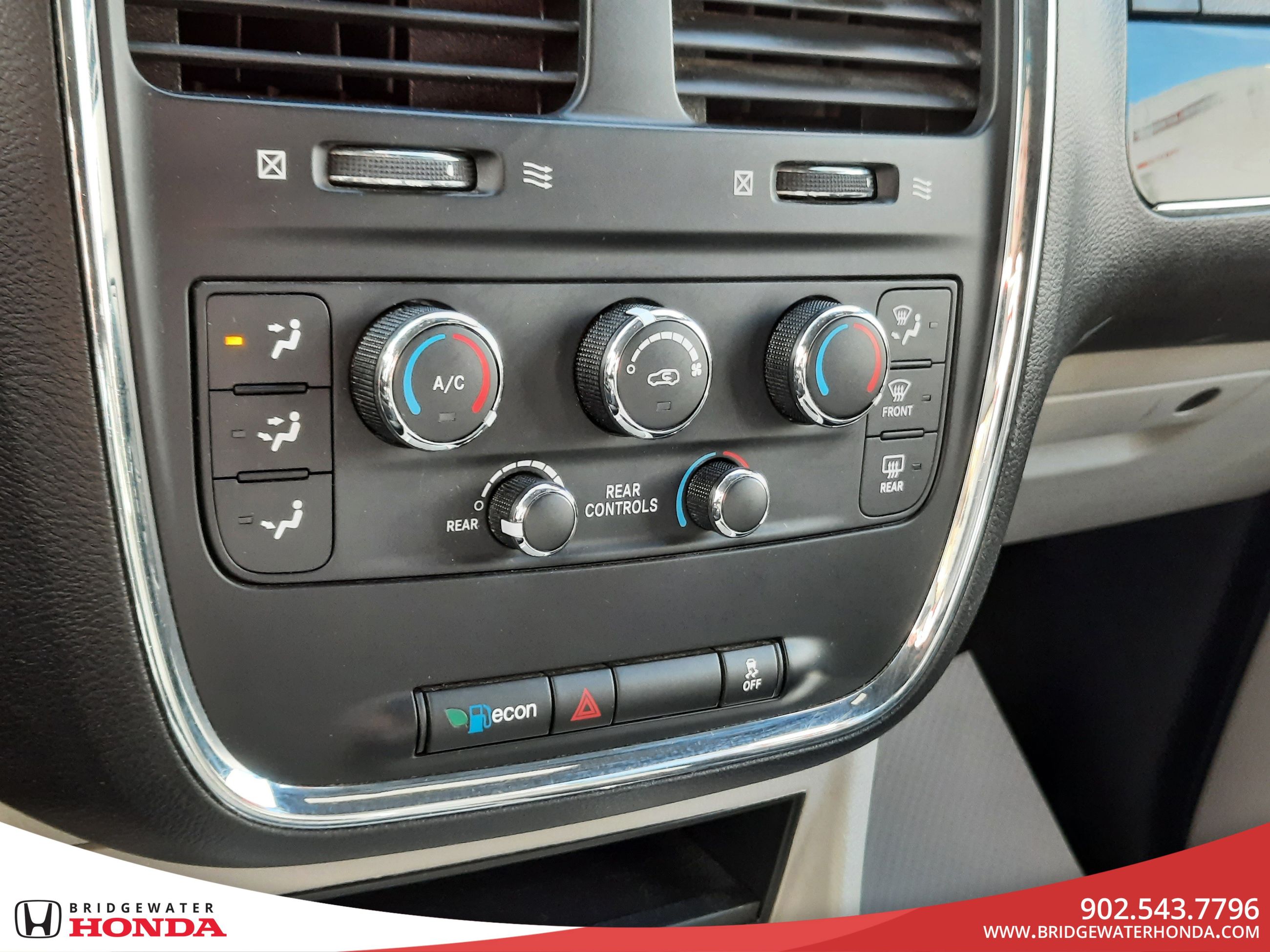 2018 Dodge Grand Caravan SXT Premium Plus-15