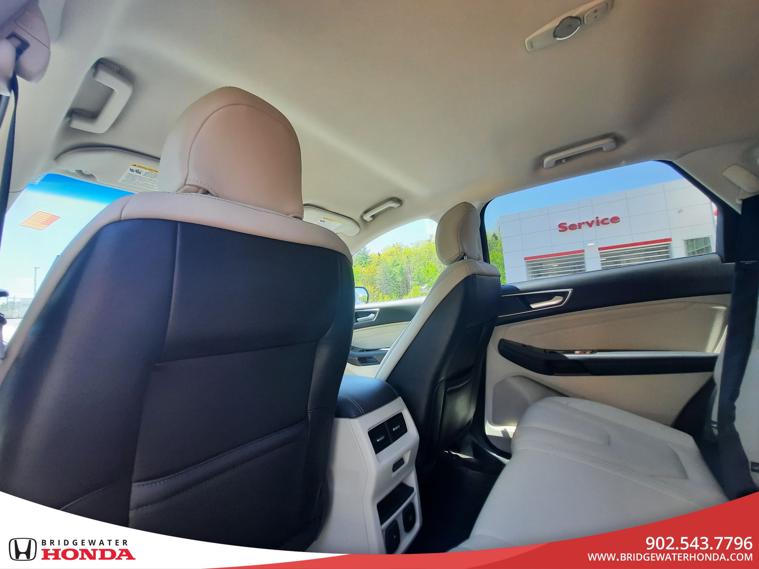 2018 Ford Edge Titanium-26