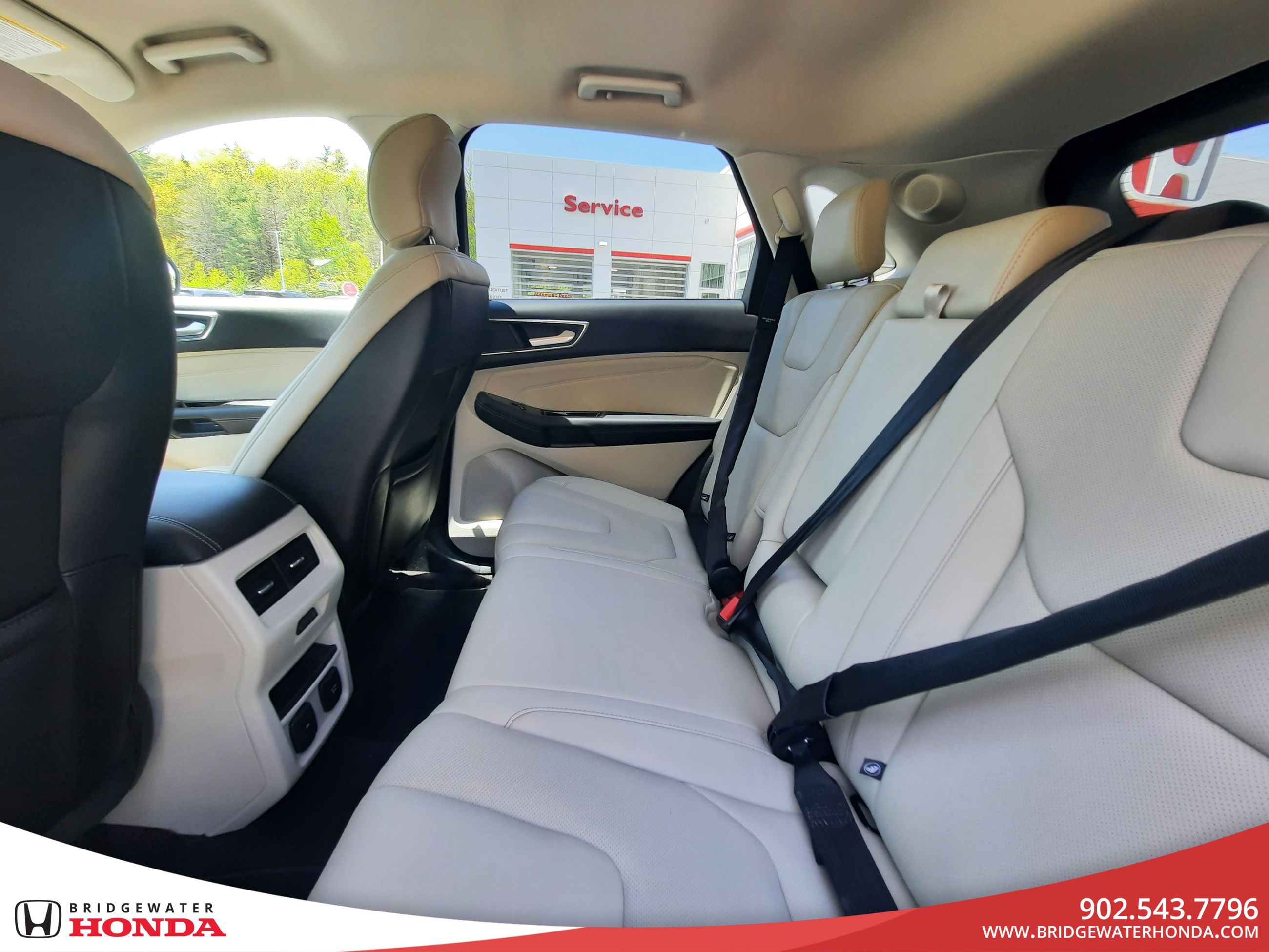 2018 Ford Edge Titanium-25