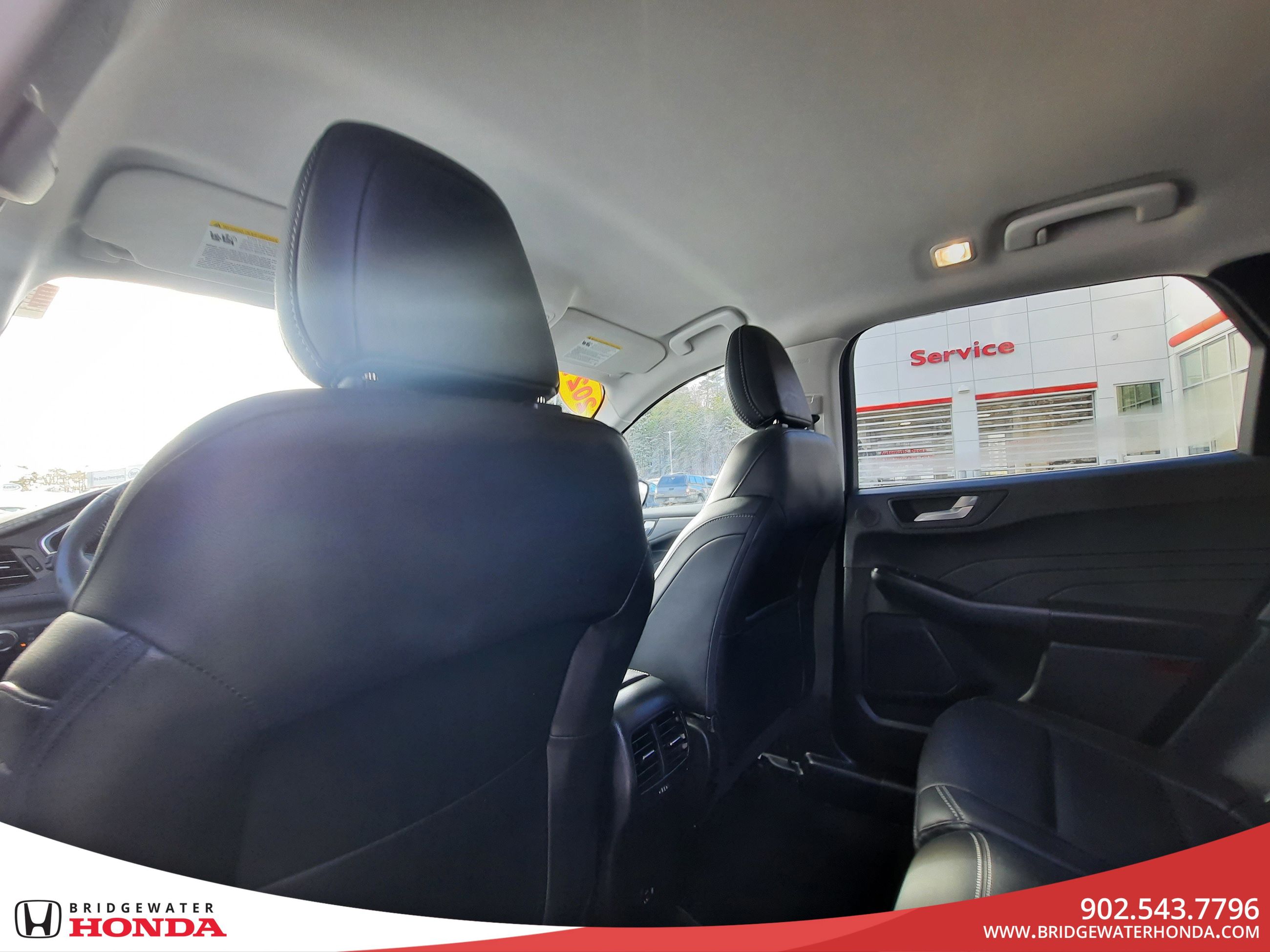 Ford Escape Titanium Hybrid 2021-26