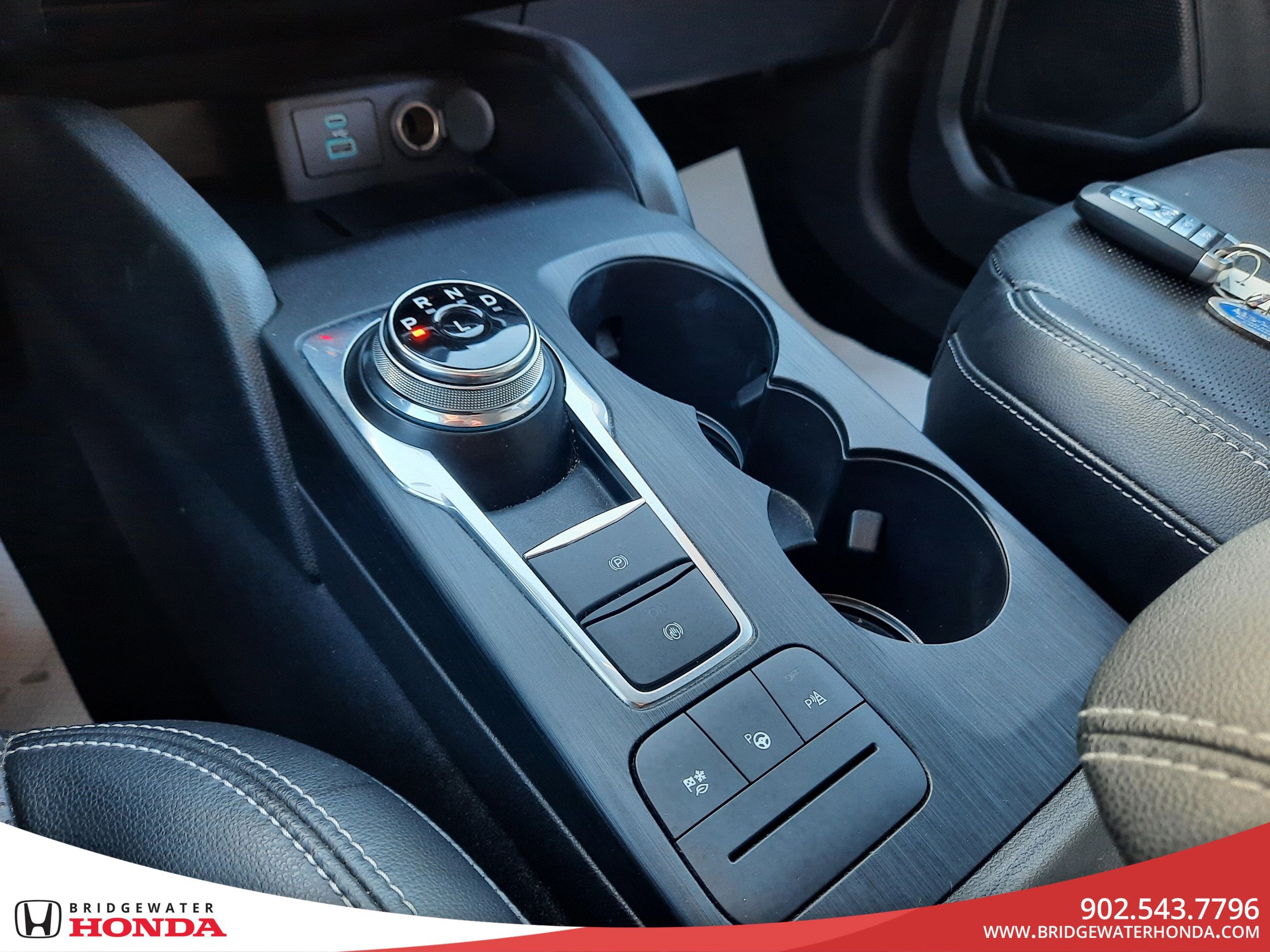 Ford Escape Titanium Hybrid 2021-18