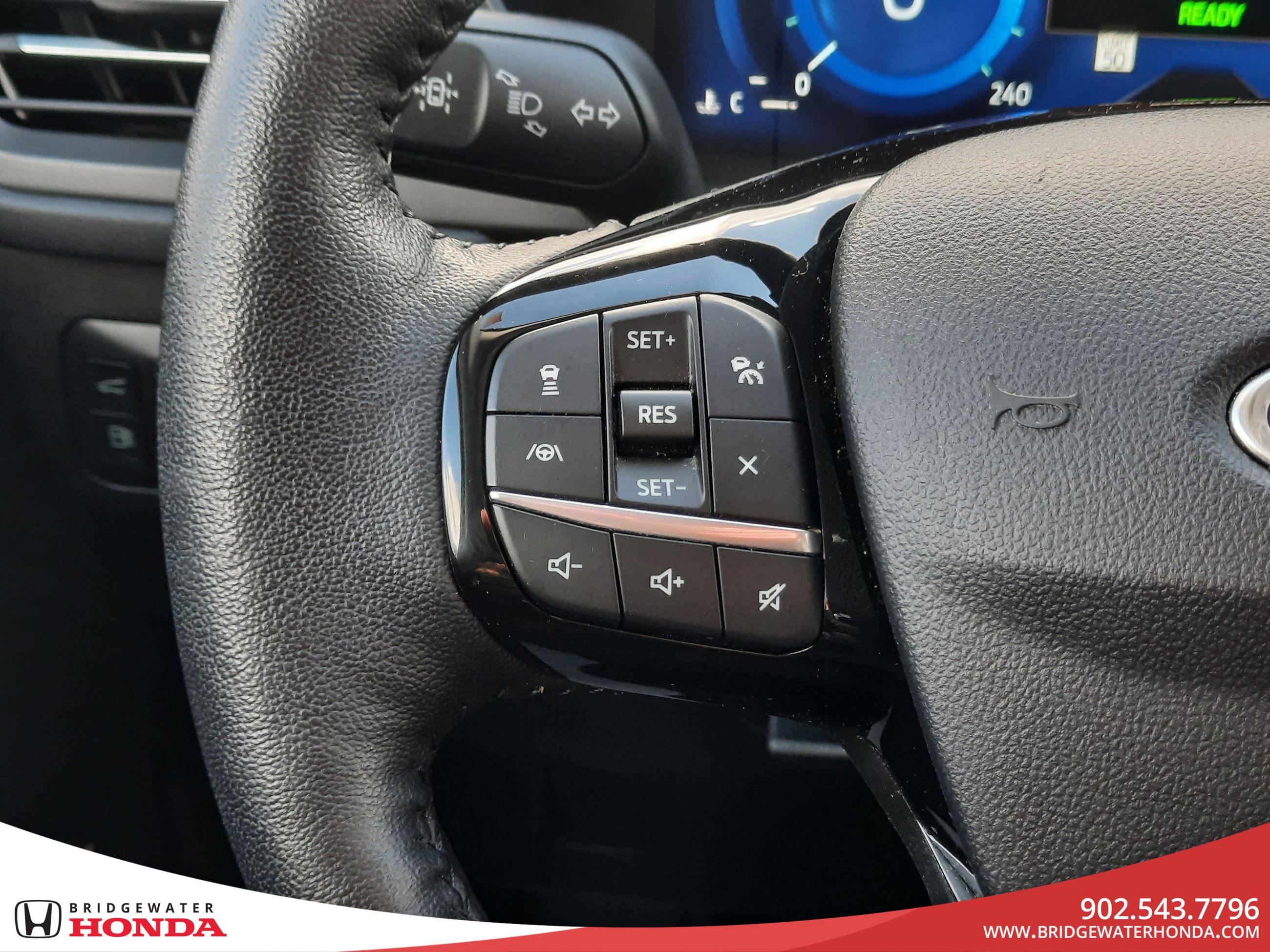 Ford Escape Titanium Hybrid 2021-11