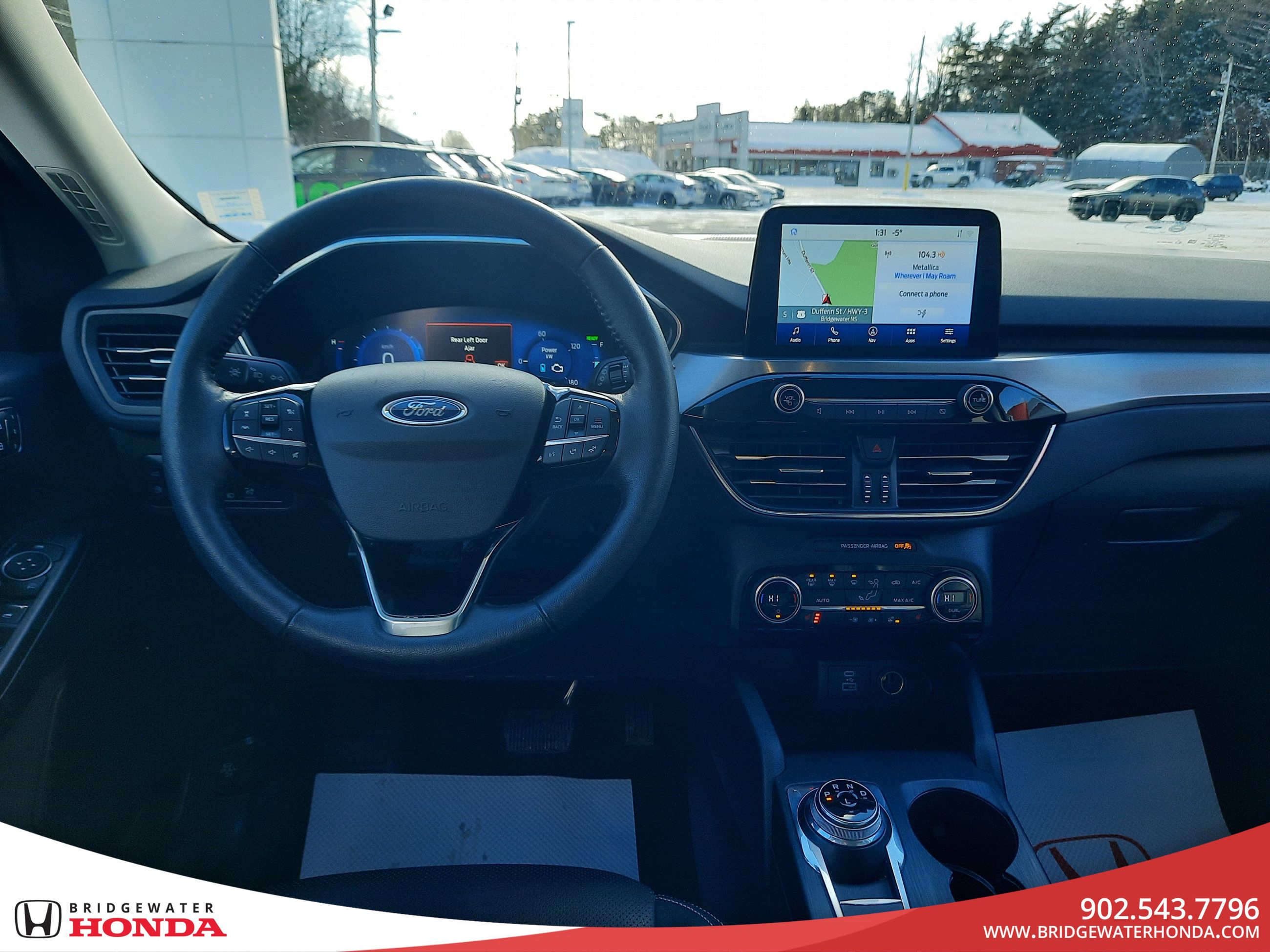 Ford Escape Titanium Hybrid 2021-27