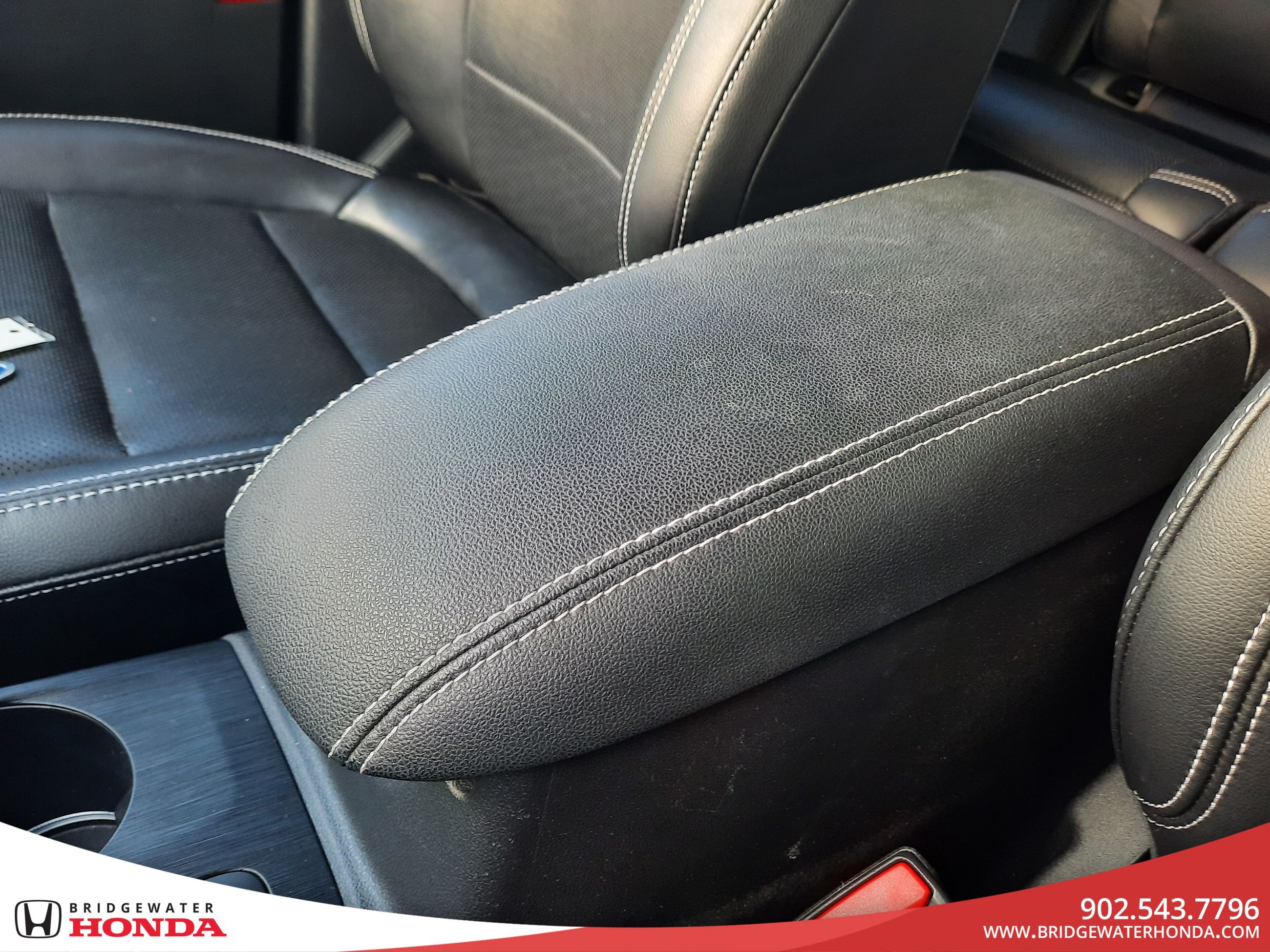 Ford Escape Titanium Hybrid 2021-19