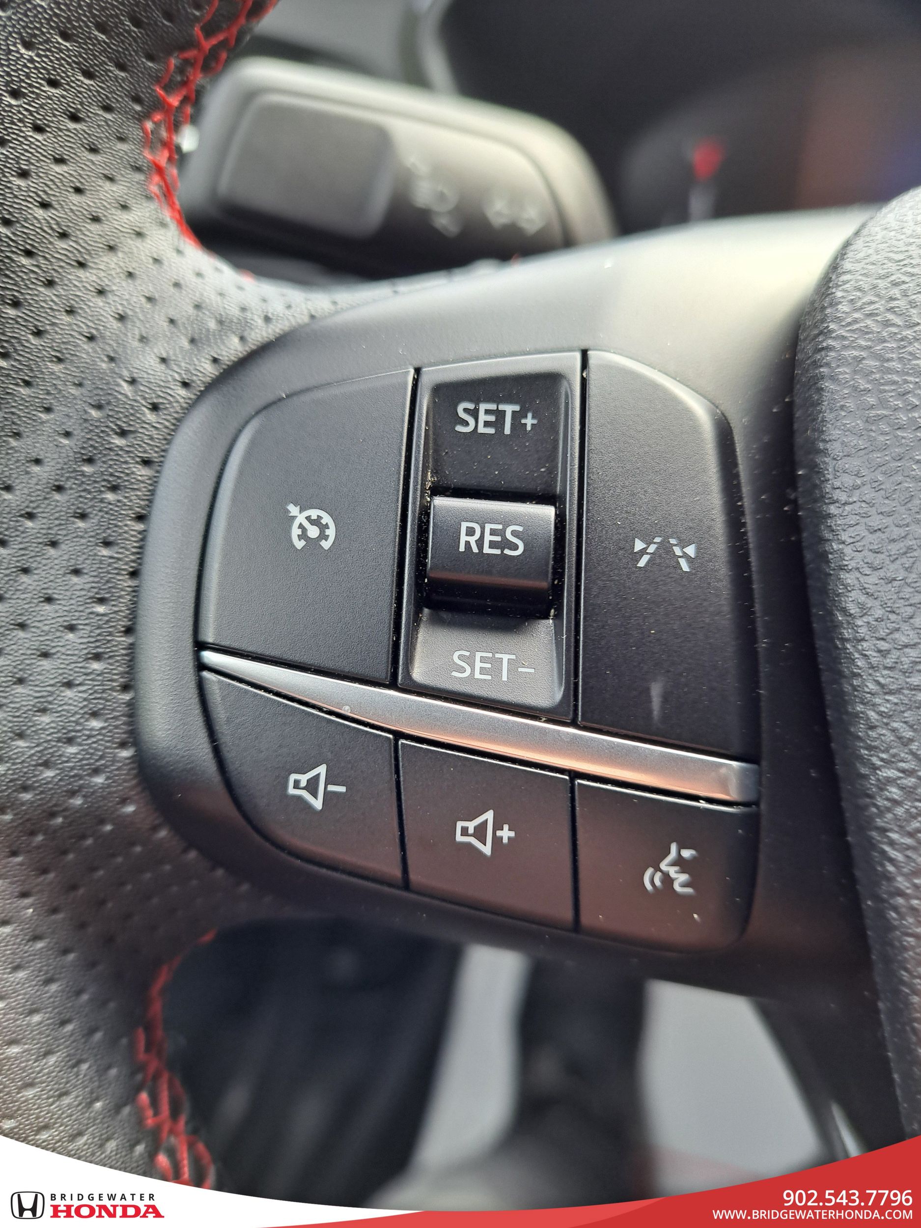 2023 Ford Escape ST-Line-17