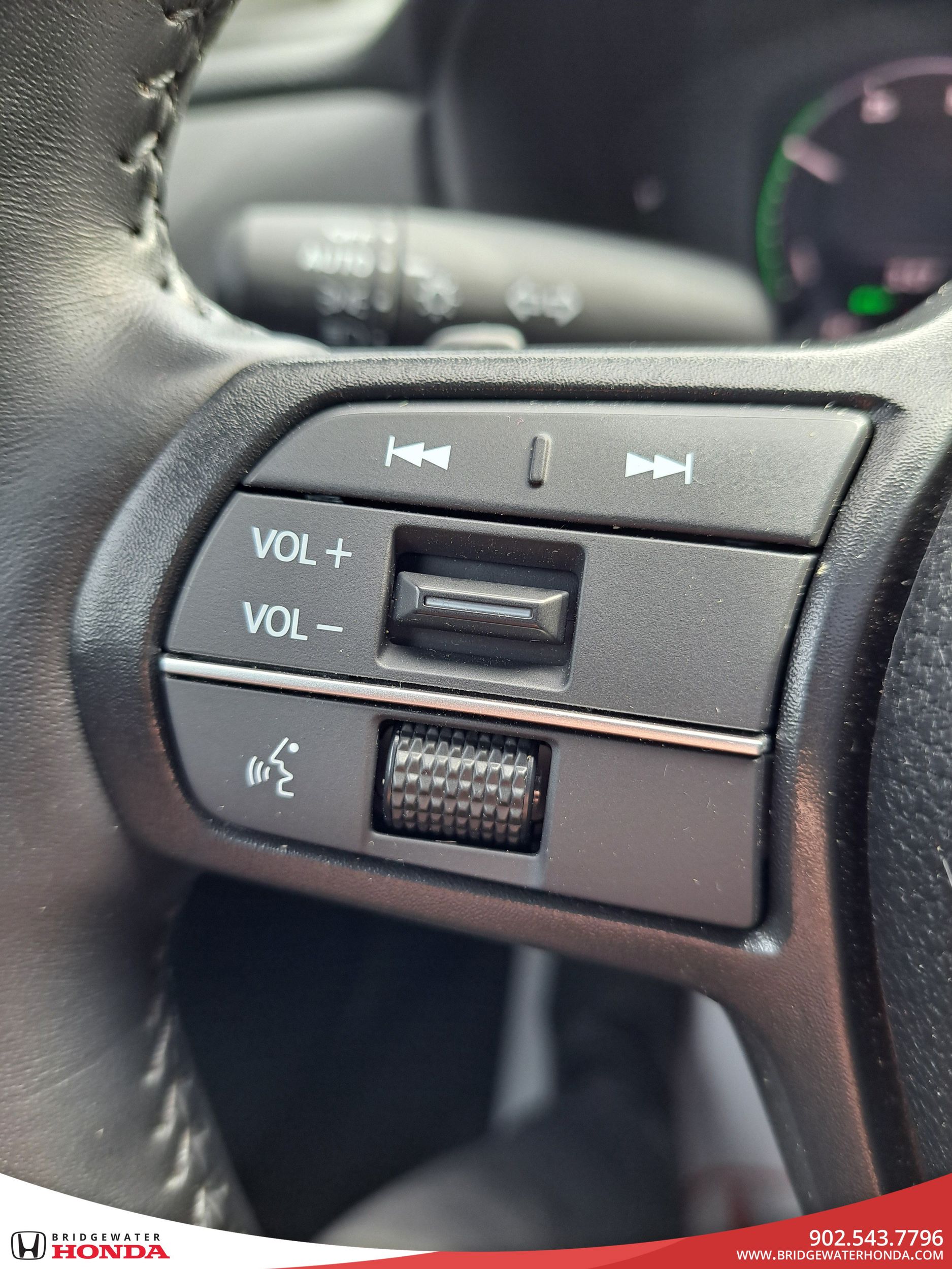 2025 Honda Accord Hybrid Sport-L-18