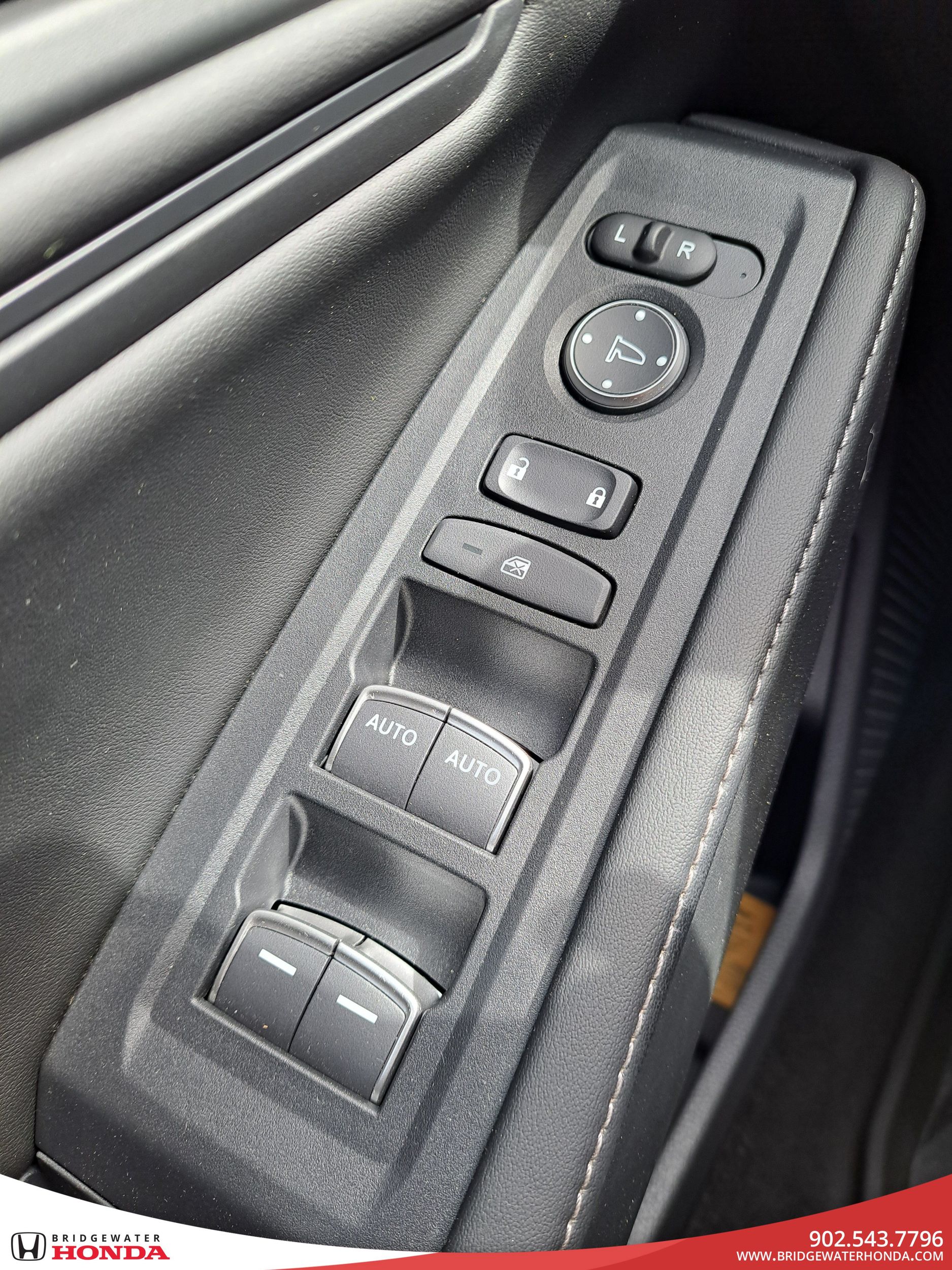 2025 Honda Accord Hybrid Sport-L-17