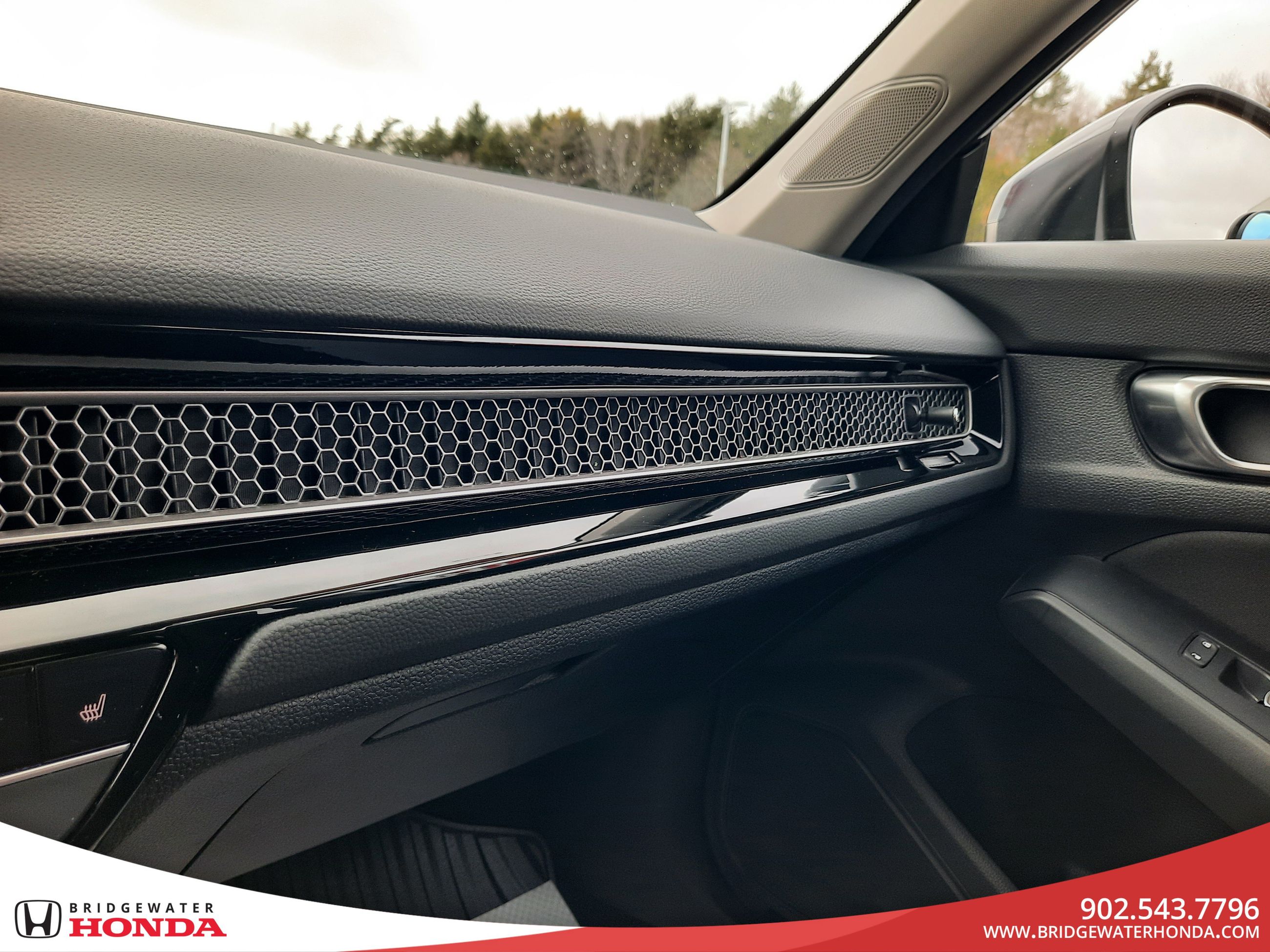 Honda Civic Sedan LX-B 2024-19