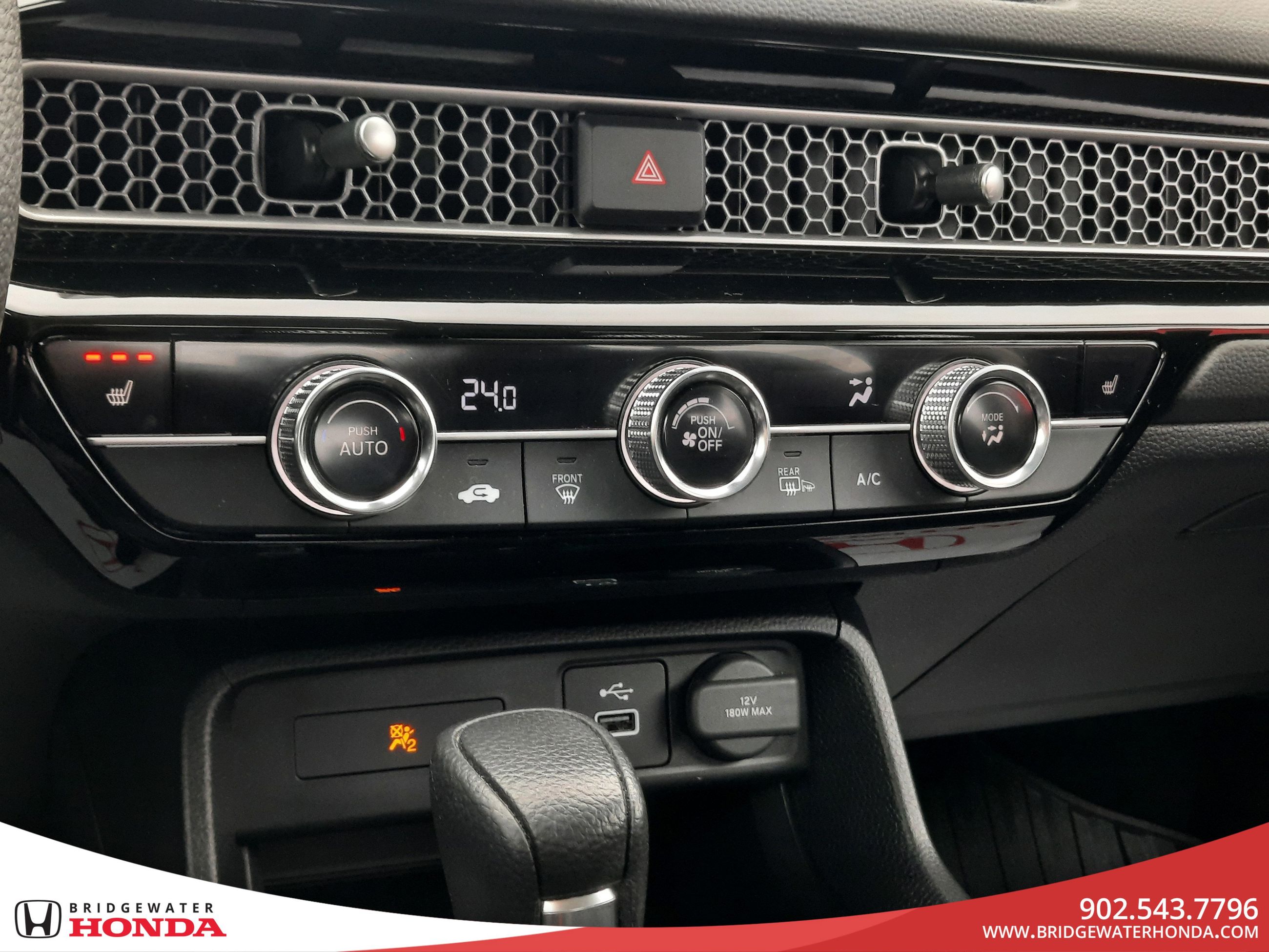 Honda Civic Sedan LX-B 2024-15