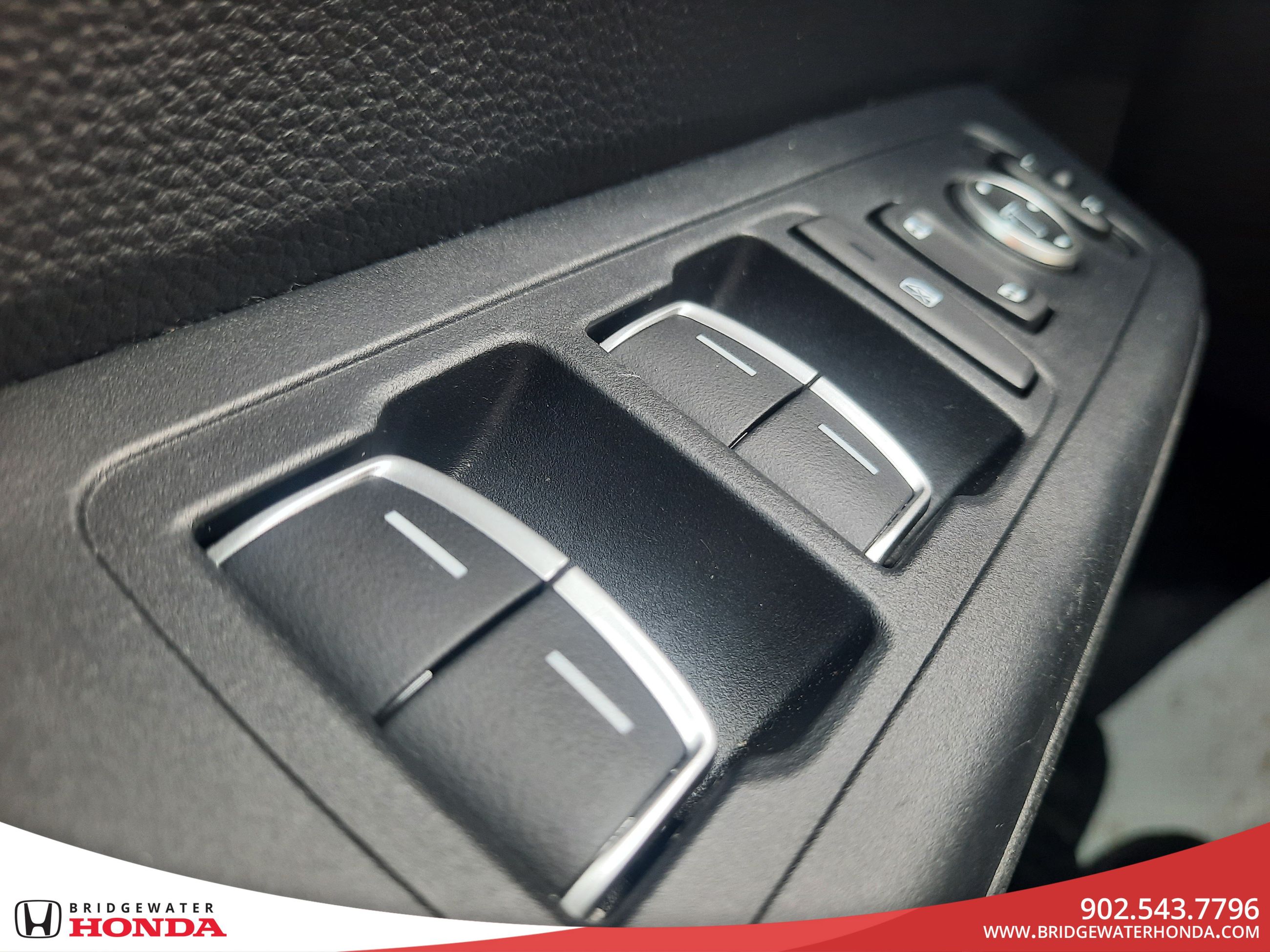 2023 Honda CR-V Hybrid Touring-9