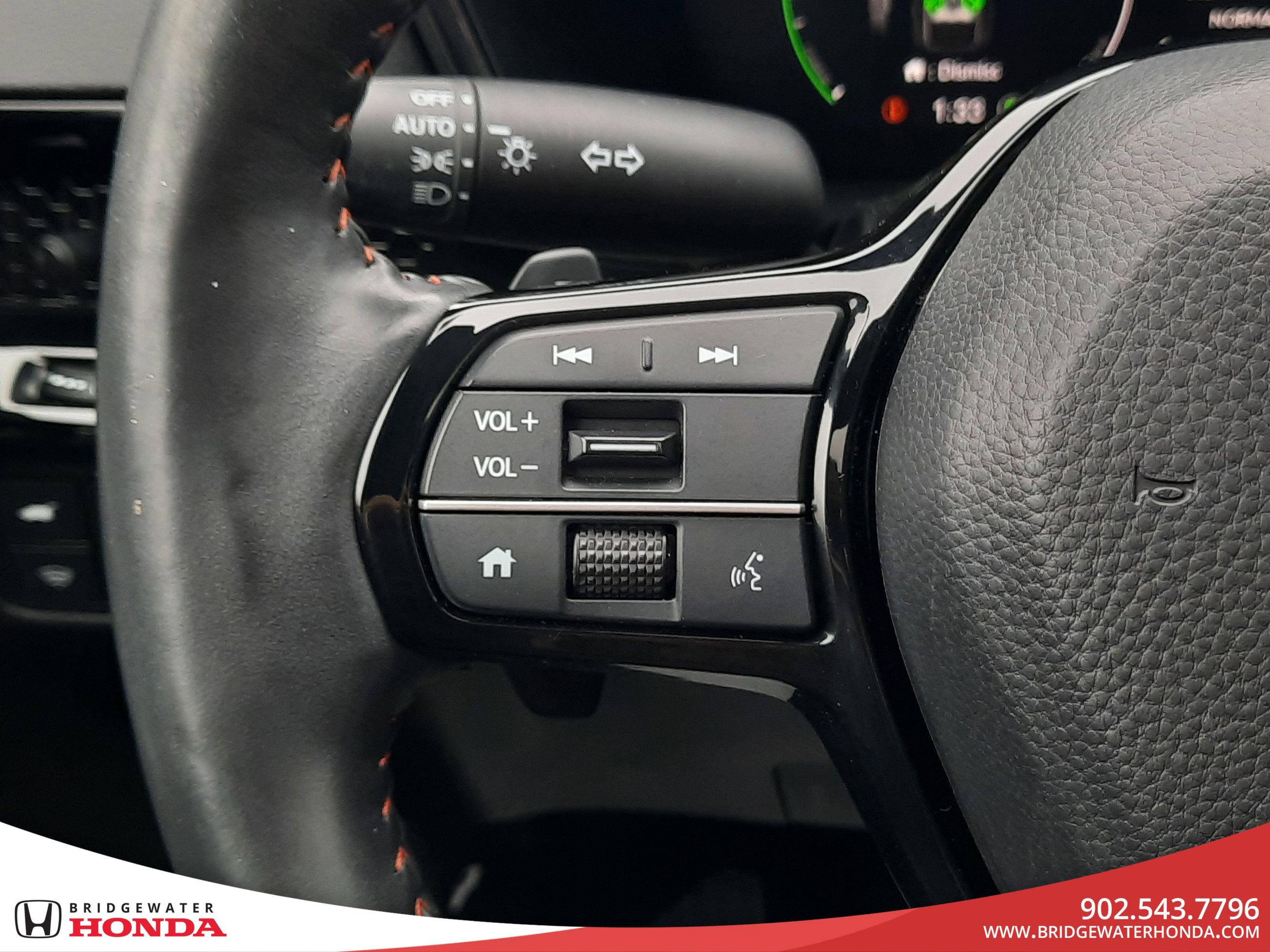 2024 Honda CR-V Hybrid Touring-12