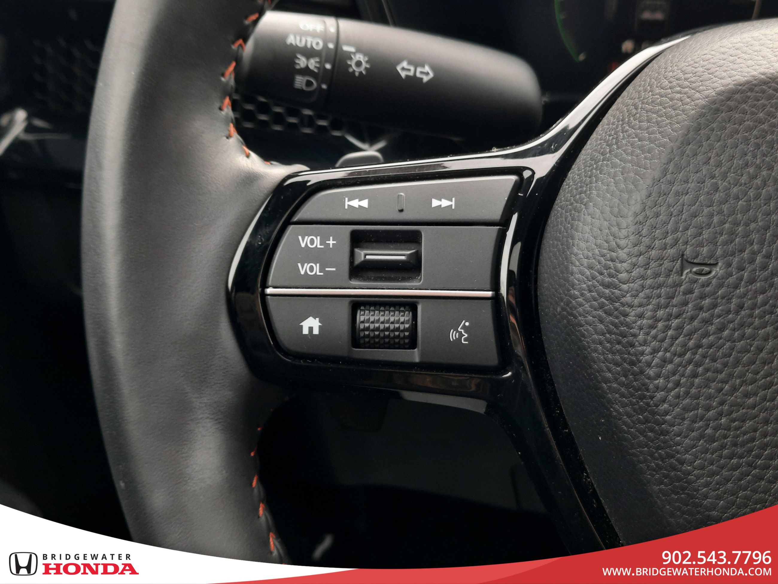 2024 Honda CR-V Hybrid Touring-12