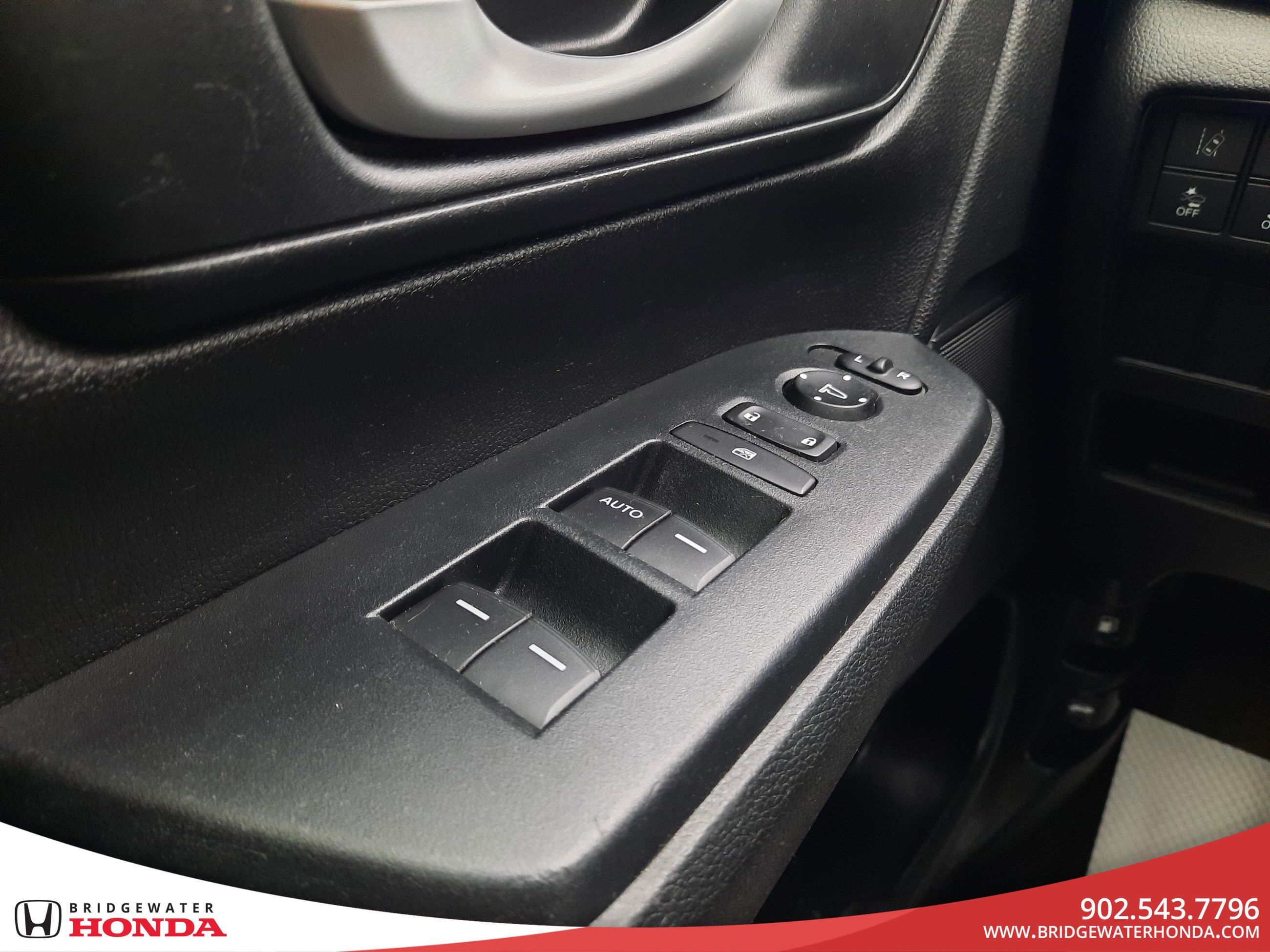 Honda CR-V LX 2018-9