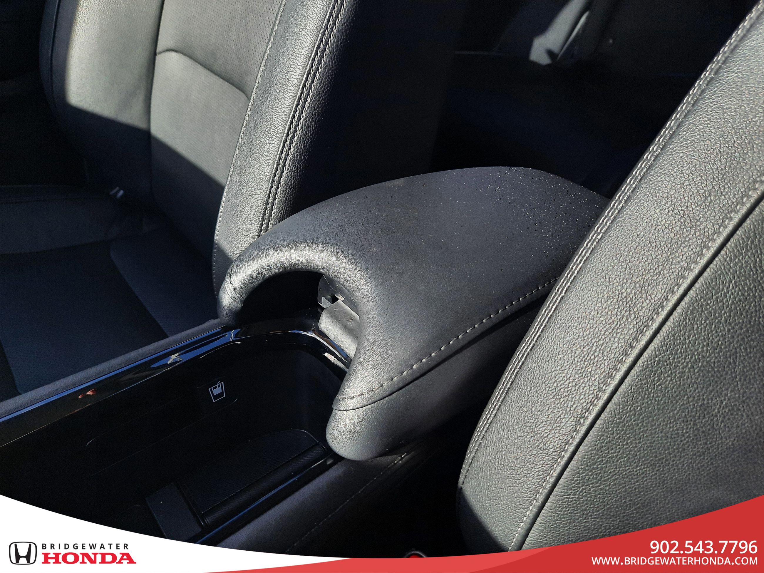 2022 Honda HR-V Touring-19