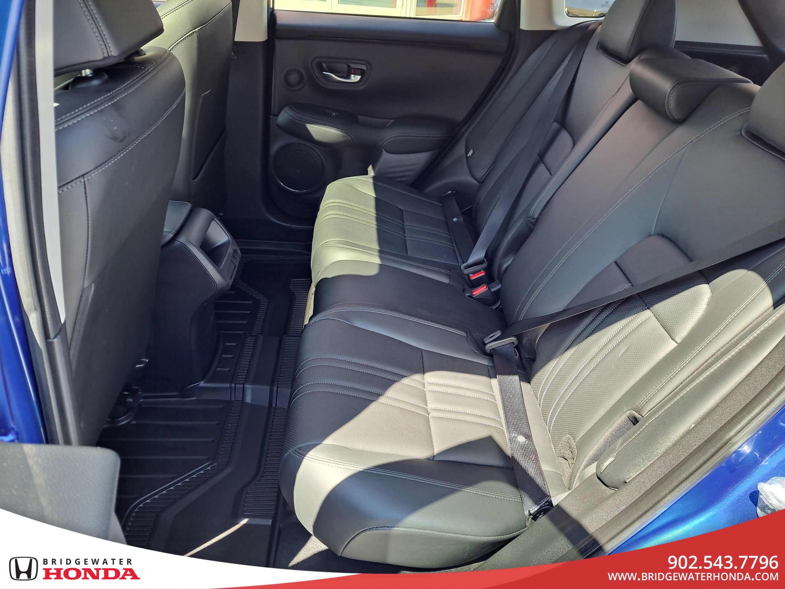 Honda HR-V EX-L Navi 2024-28