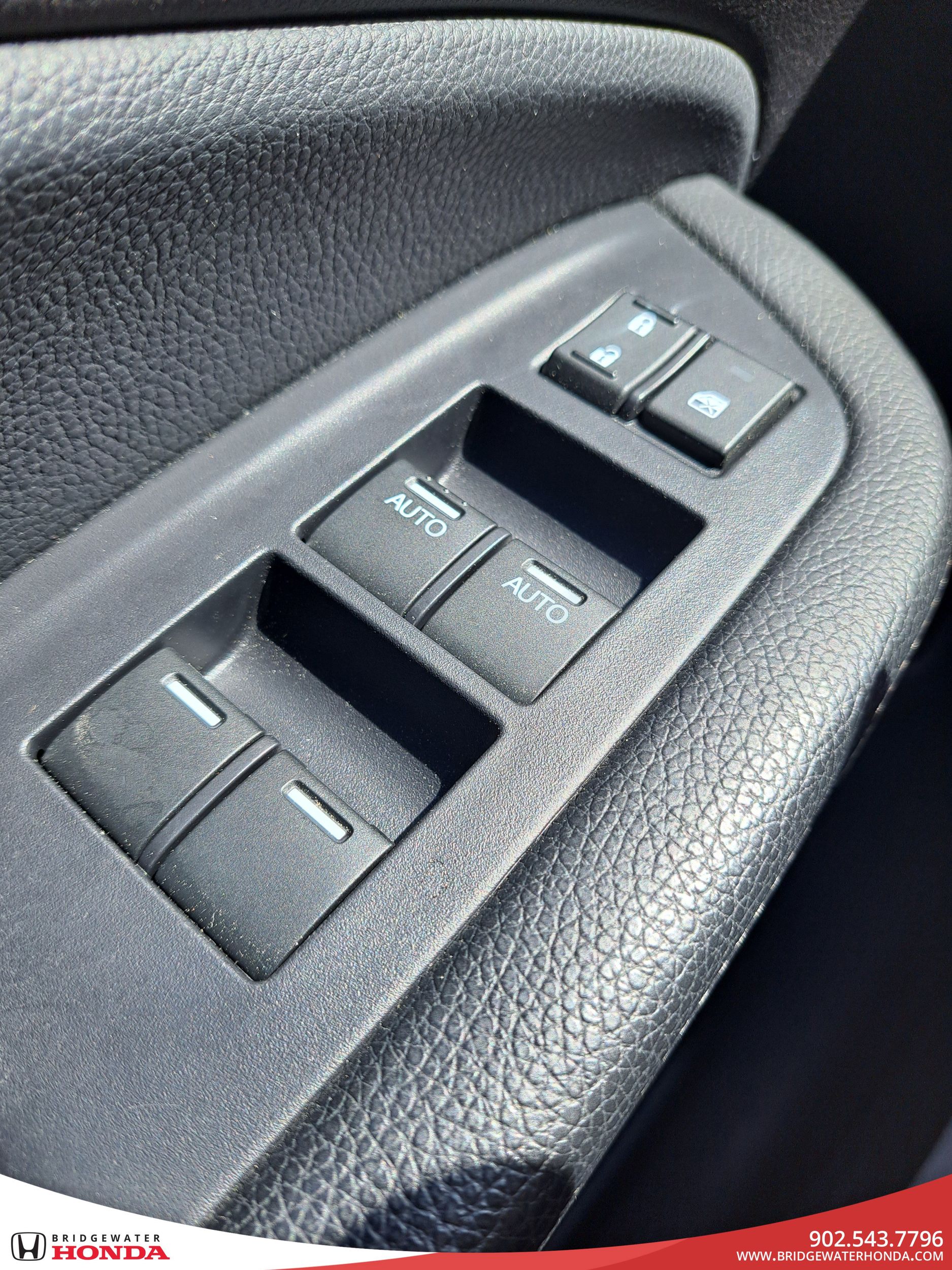 2020 Honda Pilot Touring 7-Passenger-18