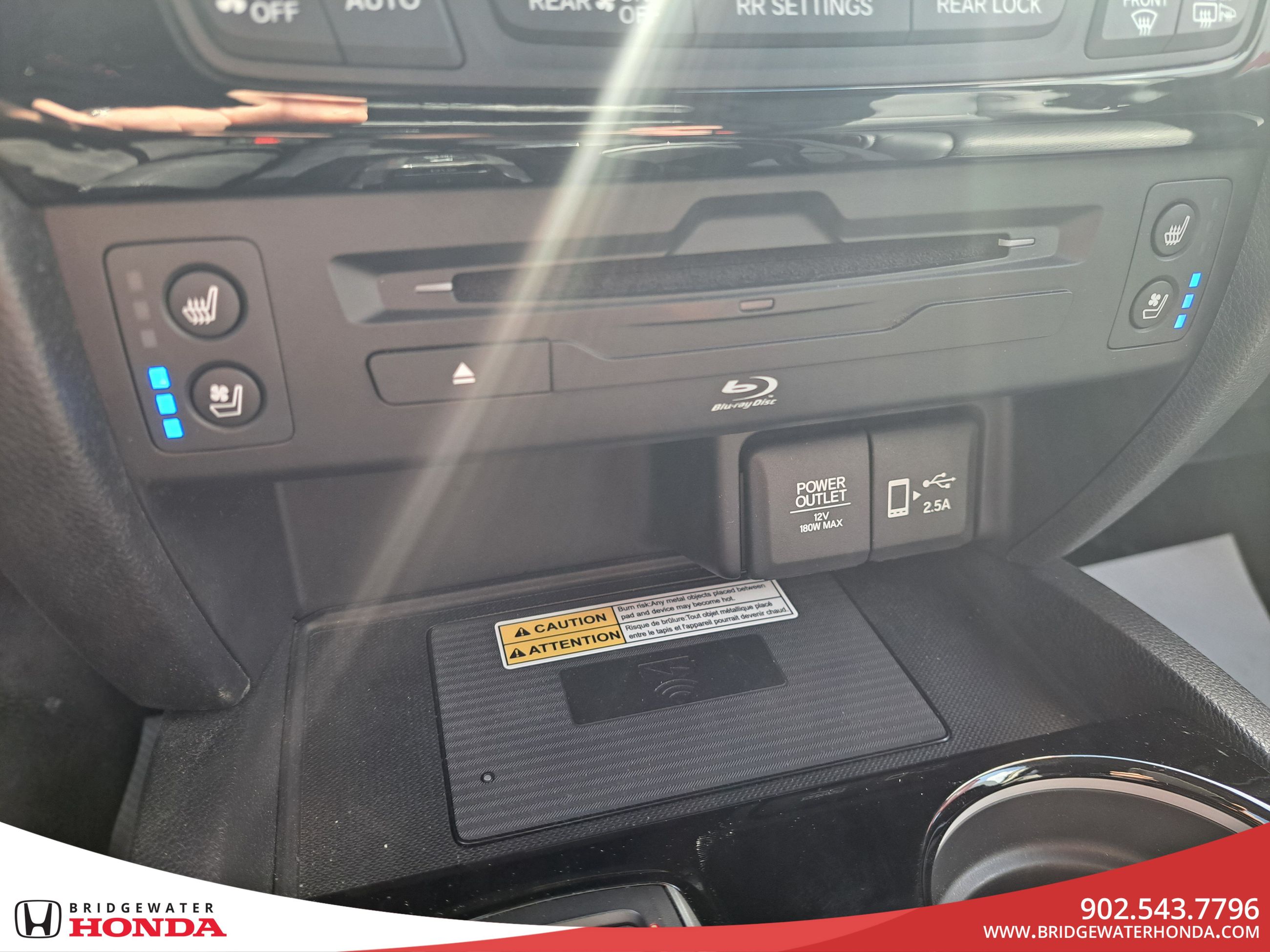 2020 Honda Pilot Touring 7-Passenger-24
