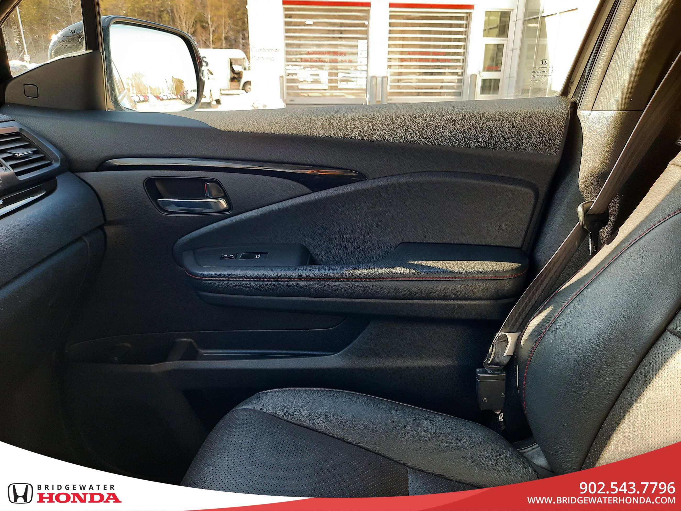 2022 Honda Pilot Black Edition-23