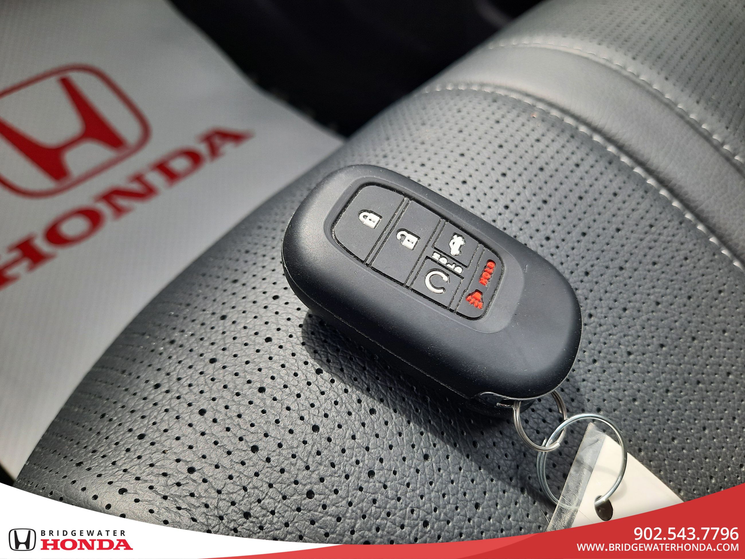 2025 Honda Pilot Touring-32
