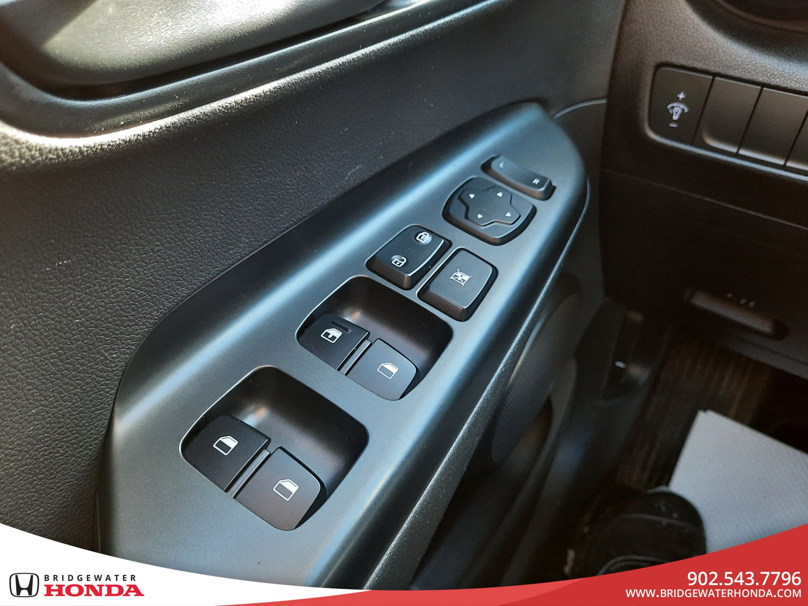 2020 Hyundai Kona Essential-5