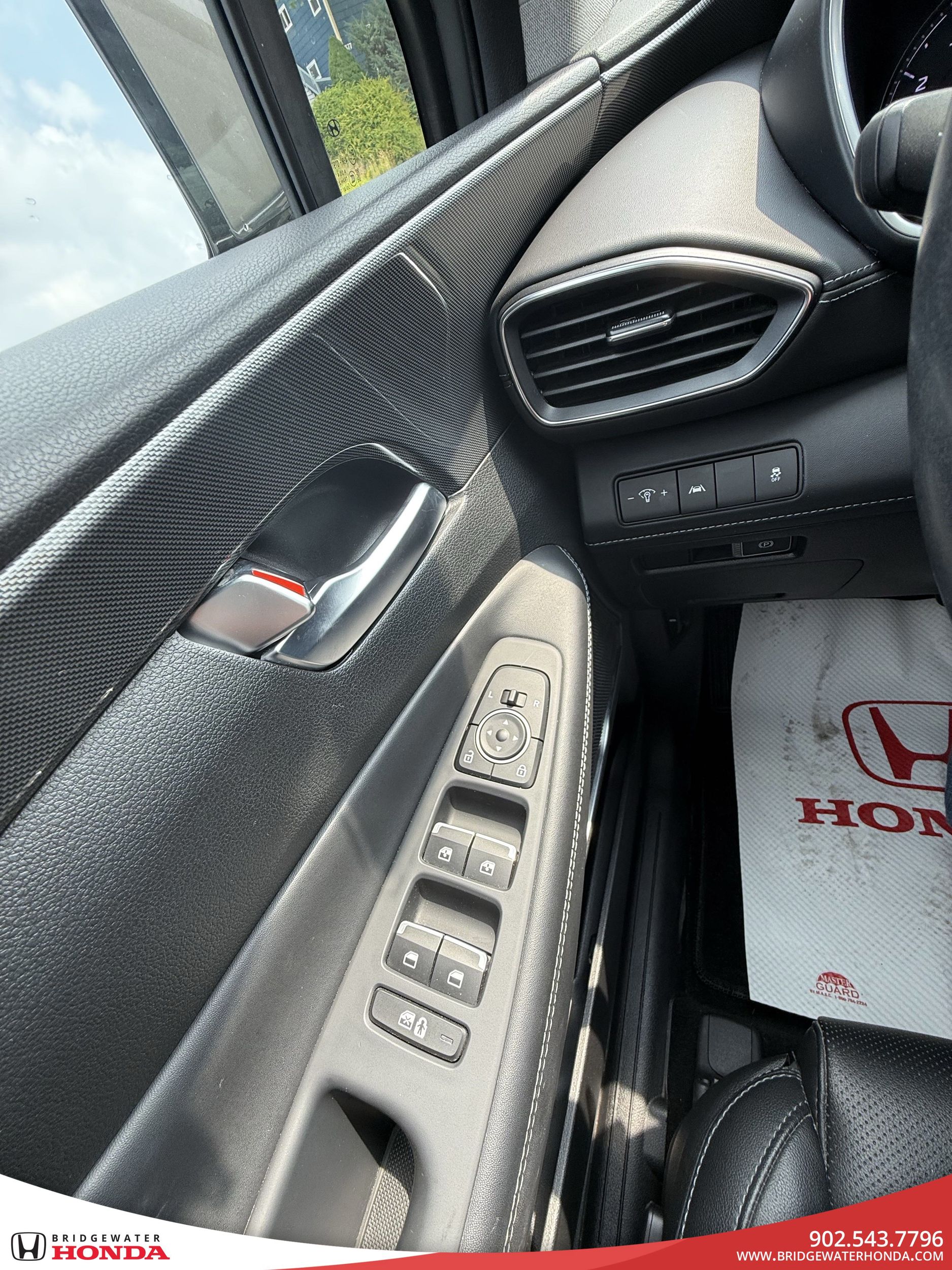 2023 Hyundai Santa Fe Preferred-3