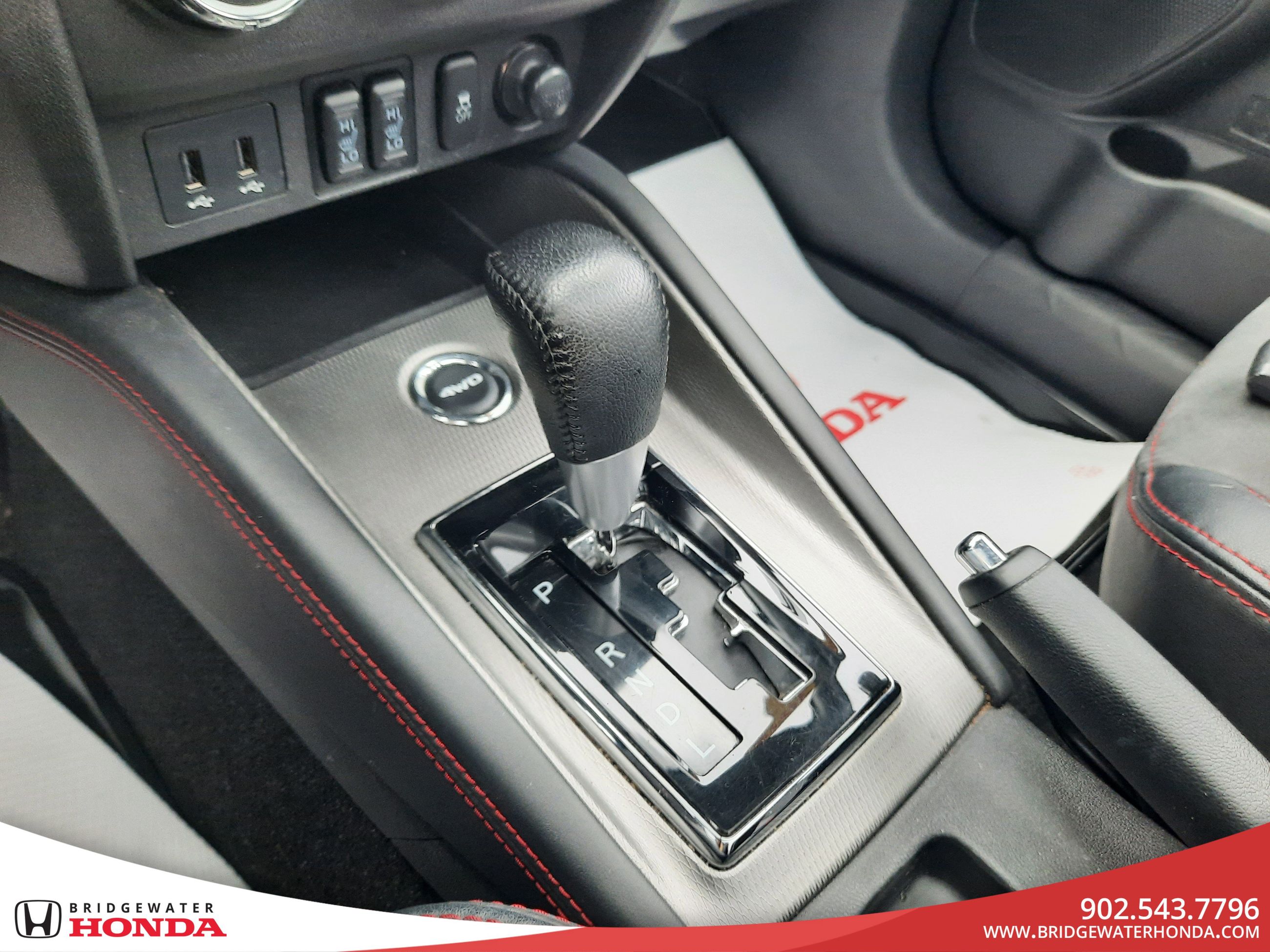 Mitsubishi RVR SE LTD 2018-16