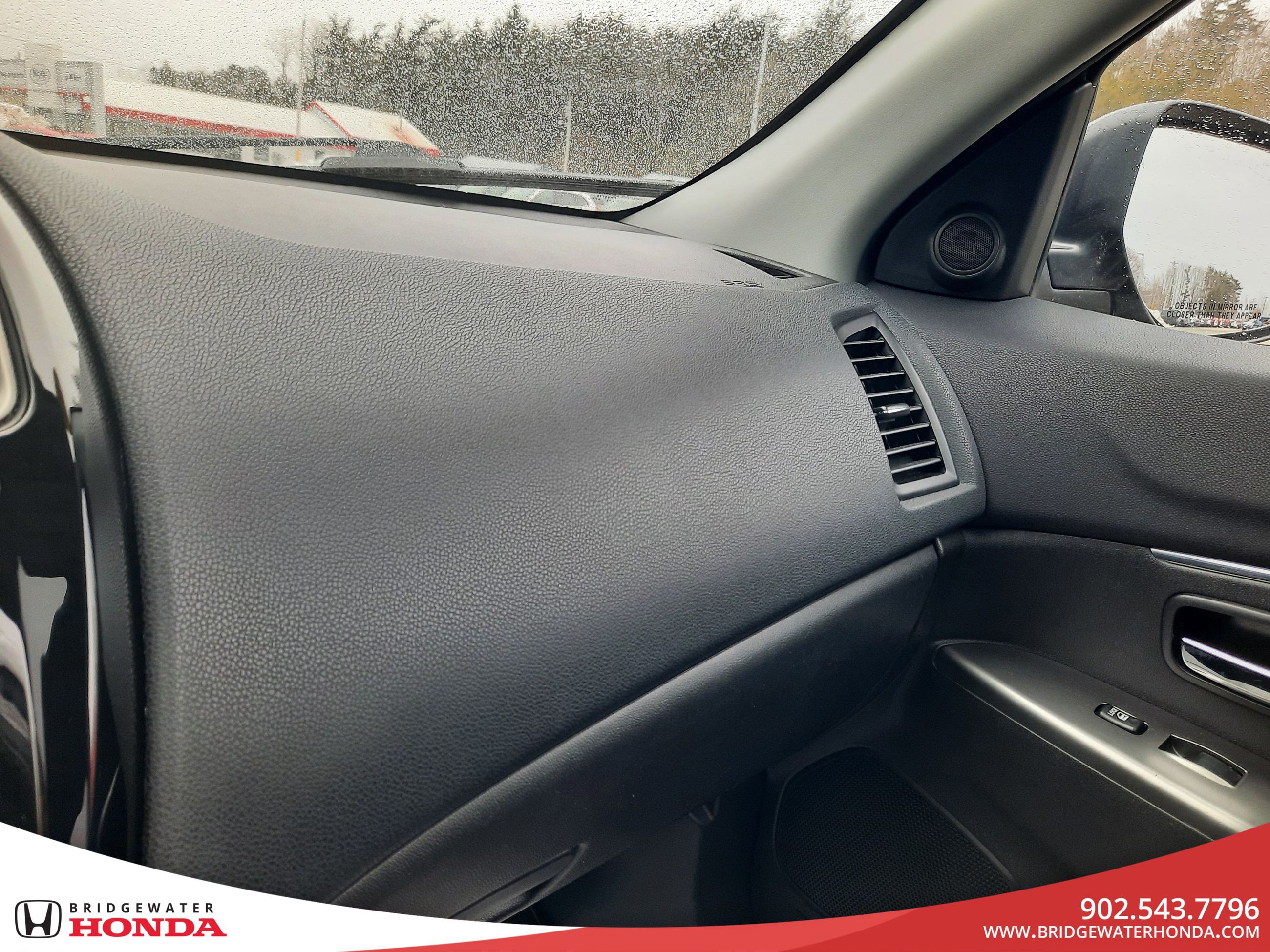 Mitsubishi RVR SE LTD 2018-18