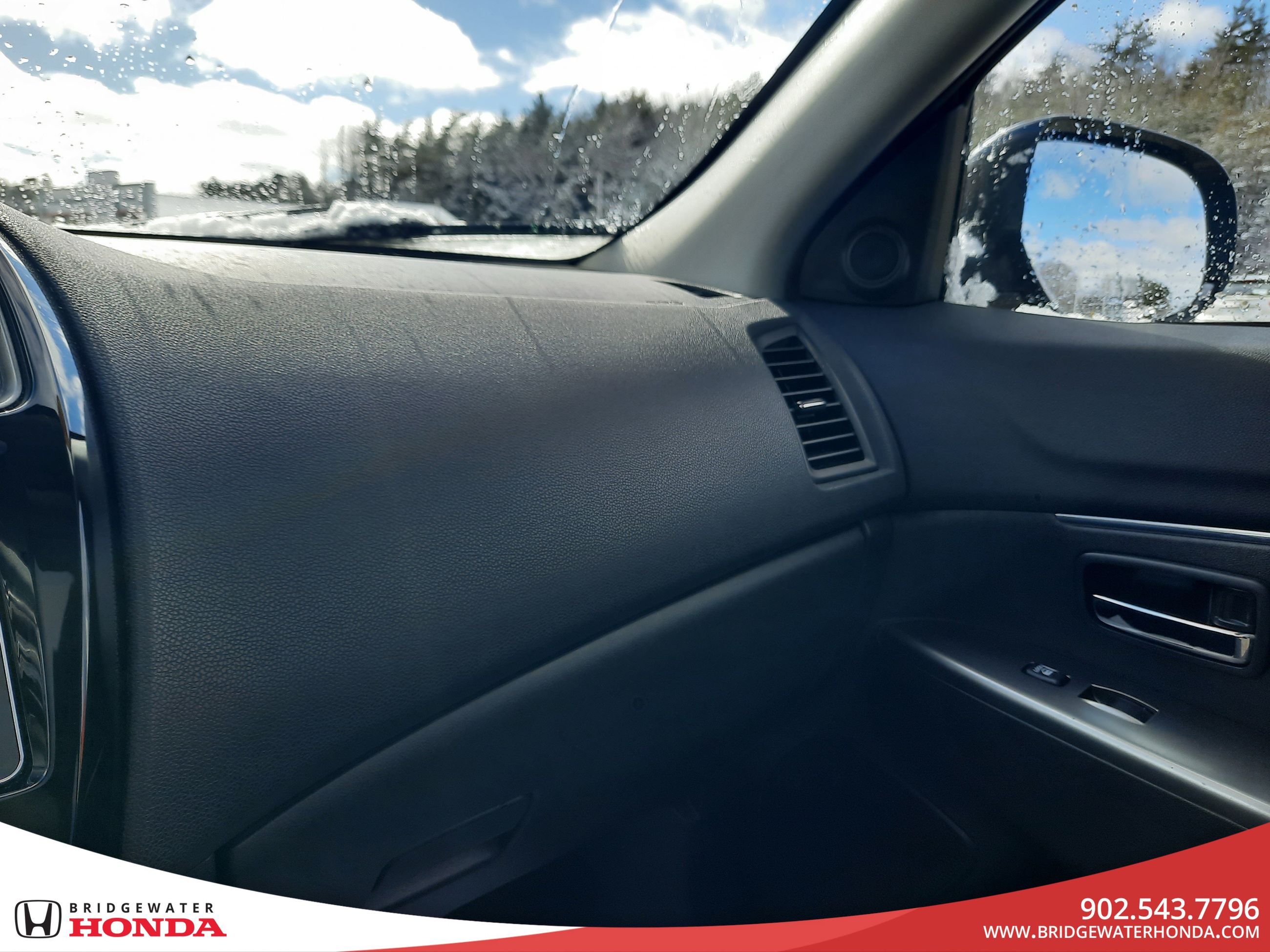 2018 Mitsubishi RVR SE LTD-9