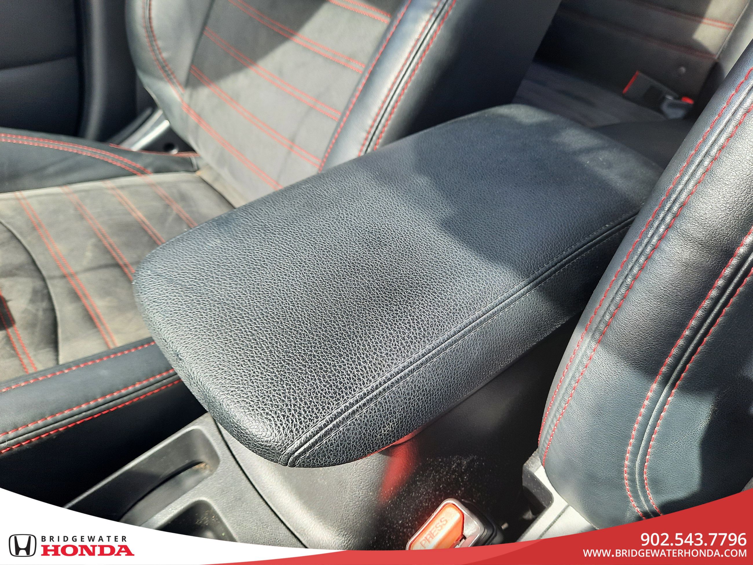 2018 Mitsubishi RVR SE LTD-8