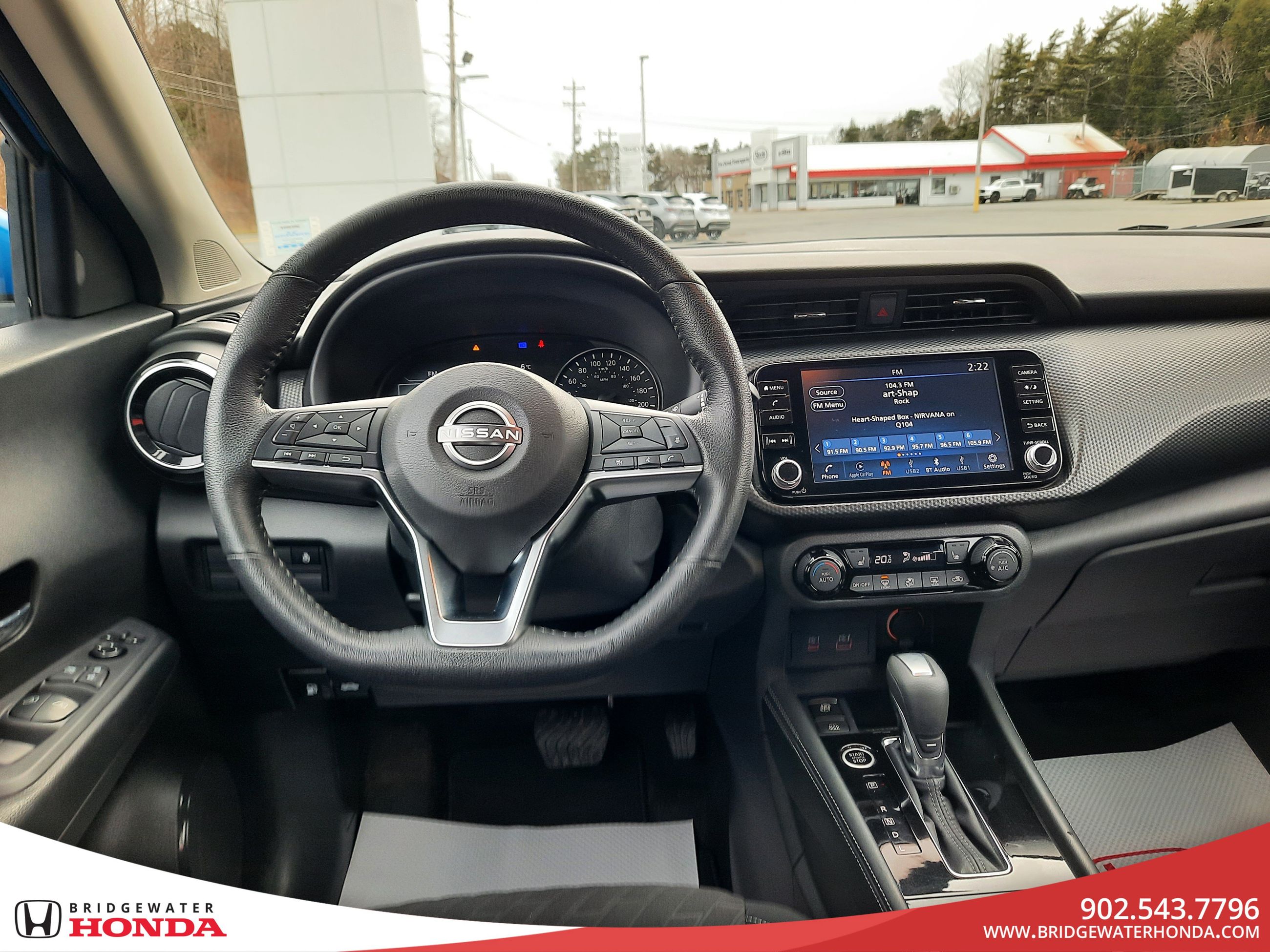 Nissan Kicks SV 2023-26