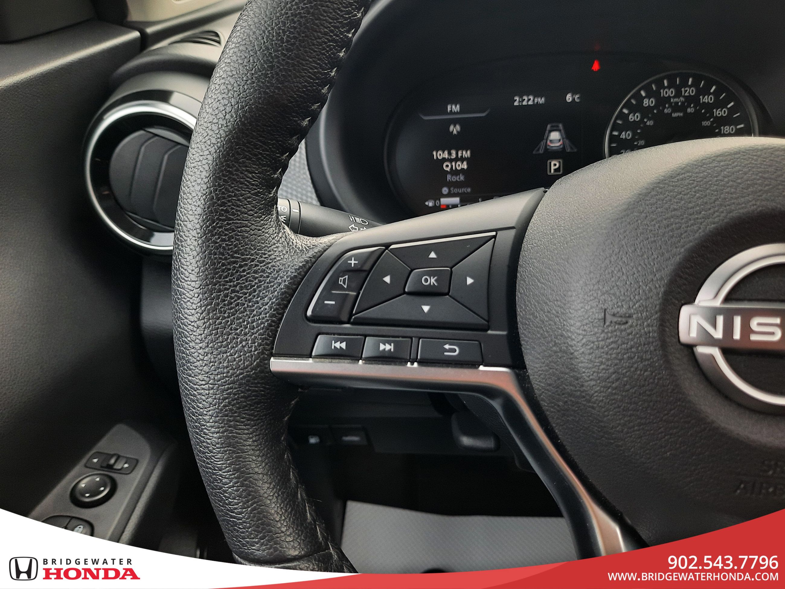 Nissan Kicks SV 2023-10